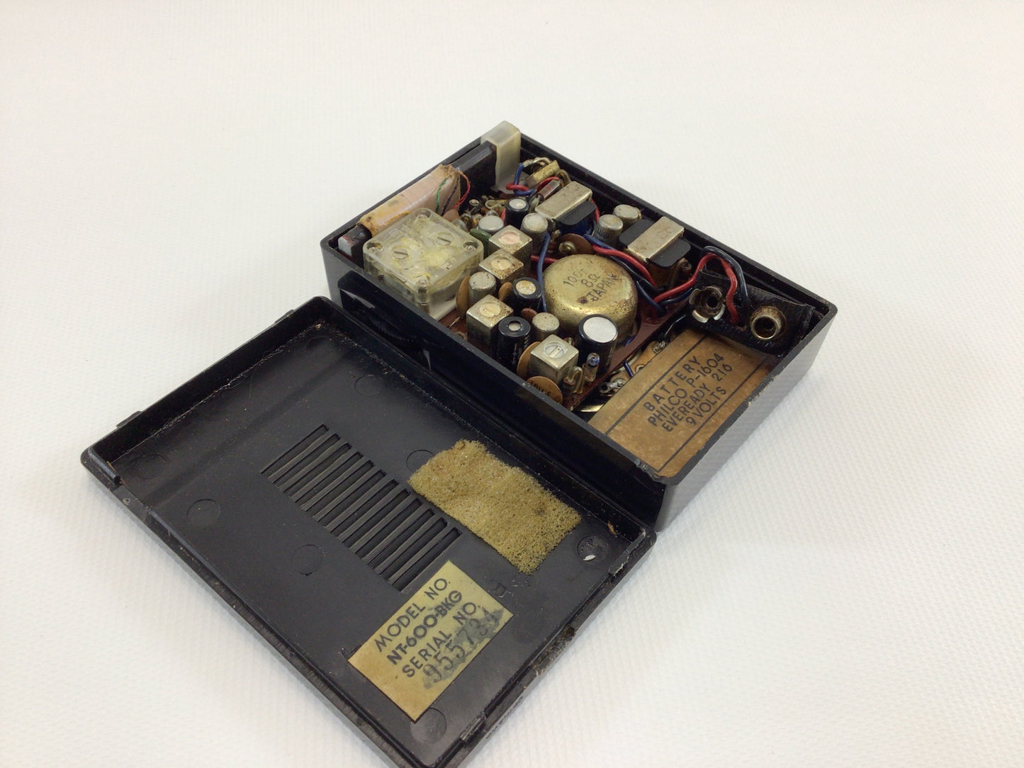 Vintage 6 Transistor Pocket AM Radio Philco Model NT-600-BKG Analog Audio Electronics - Nonworking Parts Repair Display