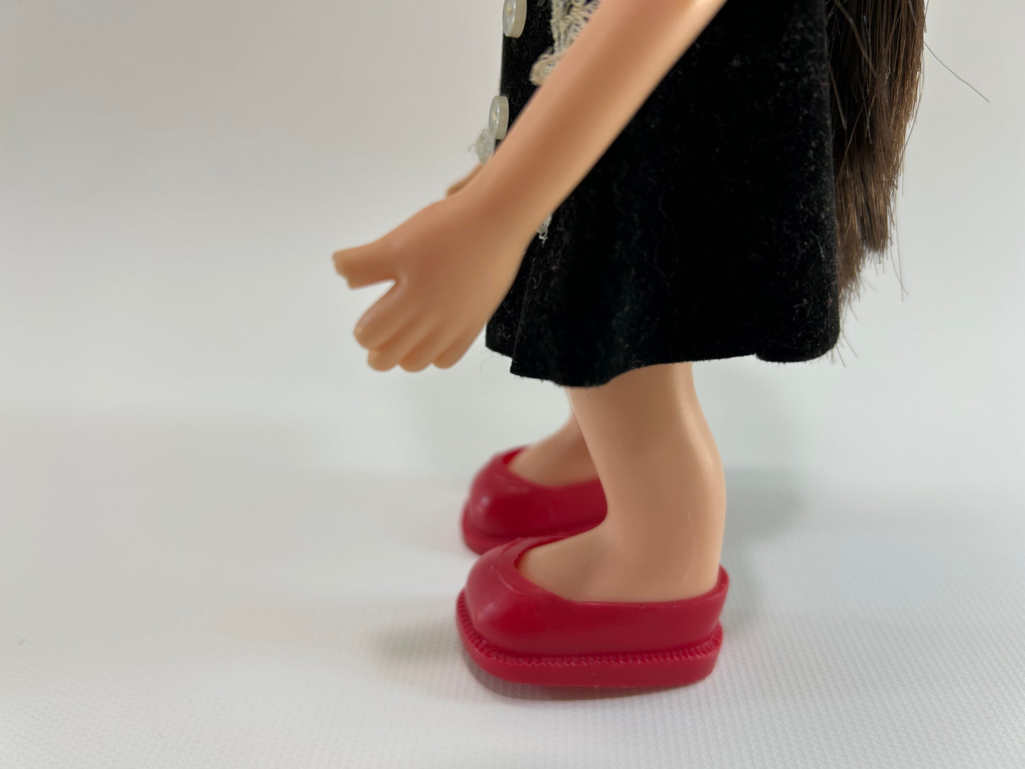 Vintage Doll 1967 Uneeda Doll Co. Inc. Little Sophisticates Kristina Long Brown Hair Black Velevetine Dress Red Shoes 8 1/2" Tall