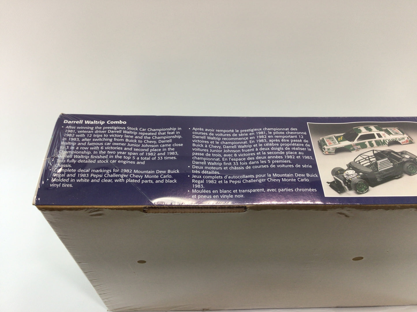 Monogram 1:24 Scale Model Kit 1994 Darrell Waltrip Combo Pepsi Cola and Mountain Dew Cars