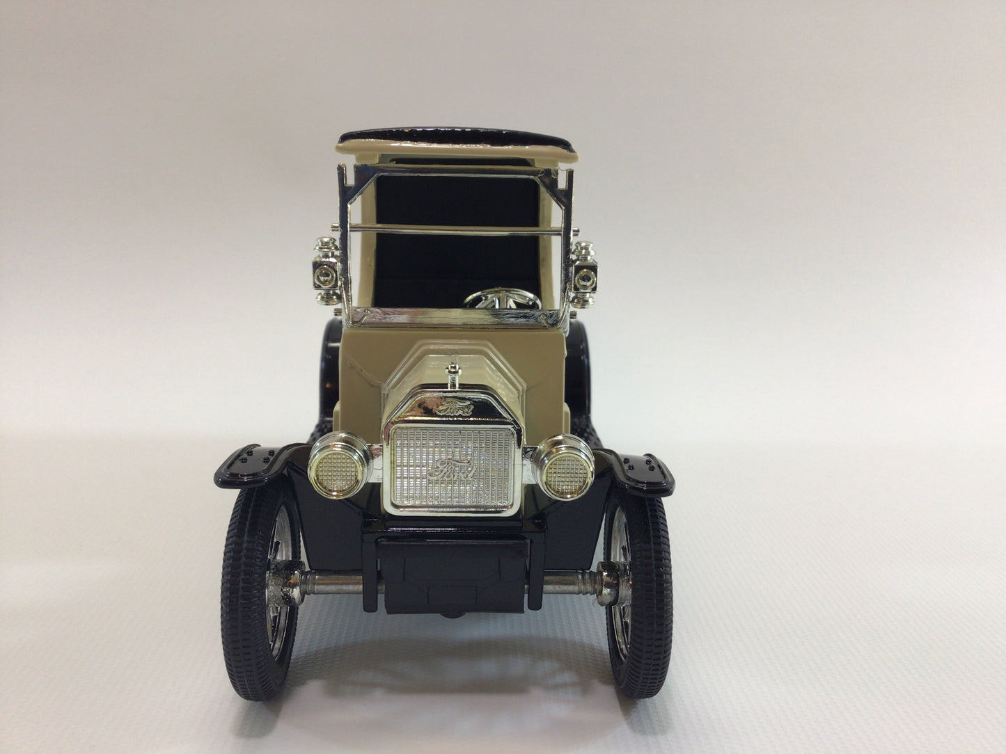 Ertl 1912 Ford Open Front Panel Side 1/25 Scale Diecast Model Coin Bank Kellogg's Corn Flakes Advertising