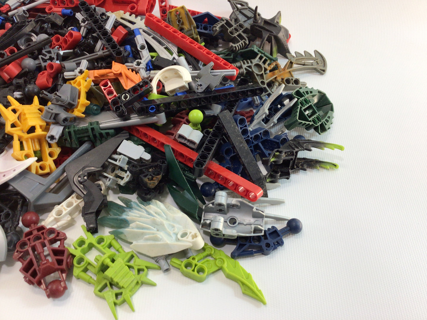 Lego Assorted Bionicle and Technics Parts and Pieces Lot