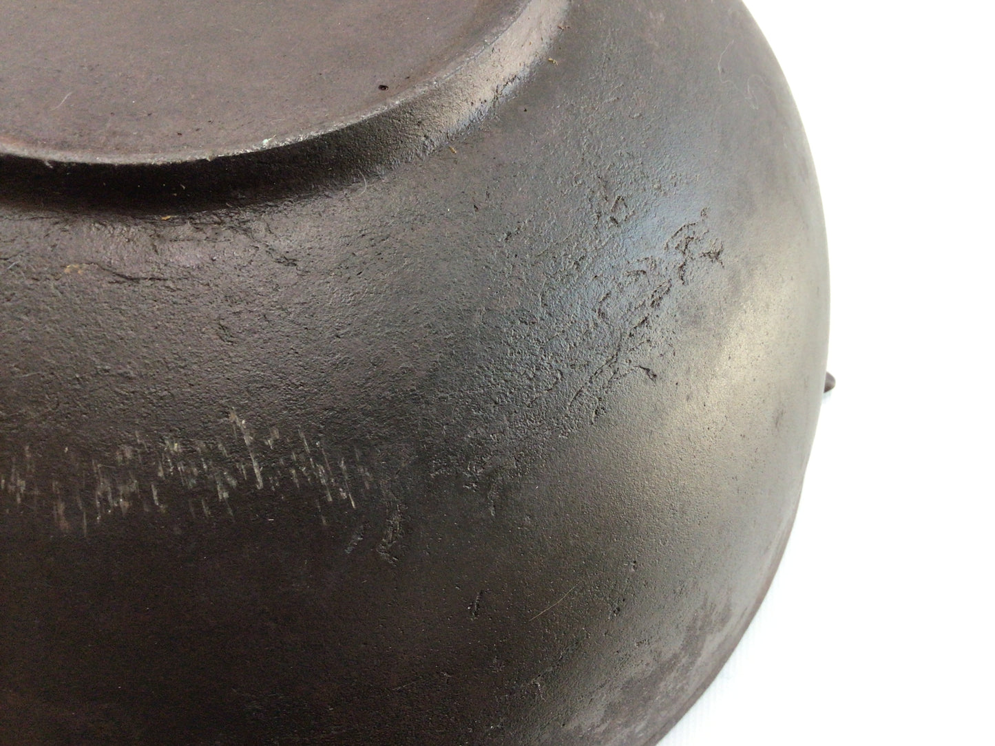 Cast Iron No 5 Scotch Bowl with Gate Mark and Heat Ring Antique Country Kitchen Farmhouse Decor