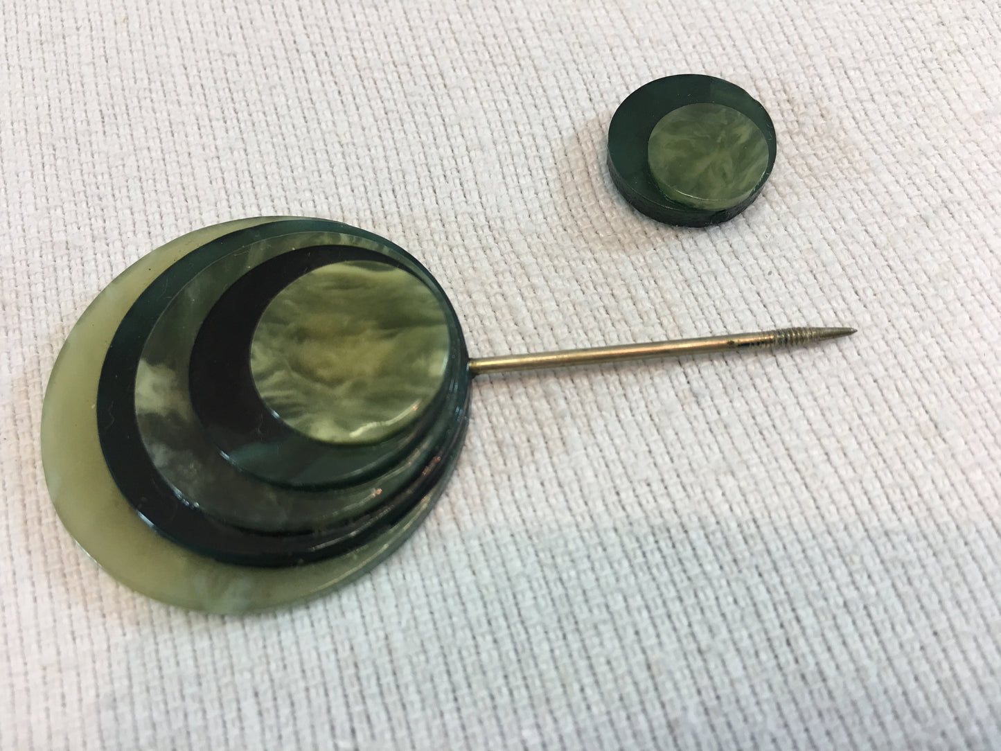 Vintage Art Deco Stick Pin Shawl Sweater Clasp Closure Accessories Set Green Plastic Modern Design Round Stacked Circles