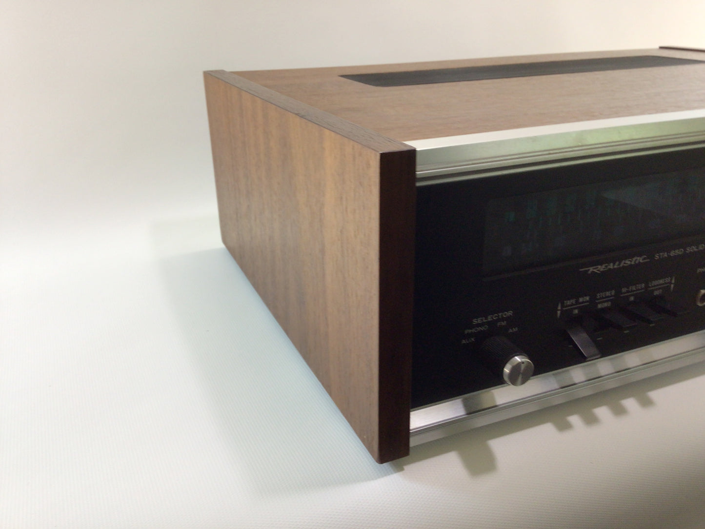Realistic High Fidelity 82 Watt Stereo Receiver Model STA-65D Vintage 1970s Radio Shack Electronics Component