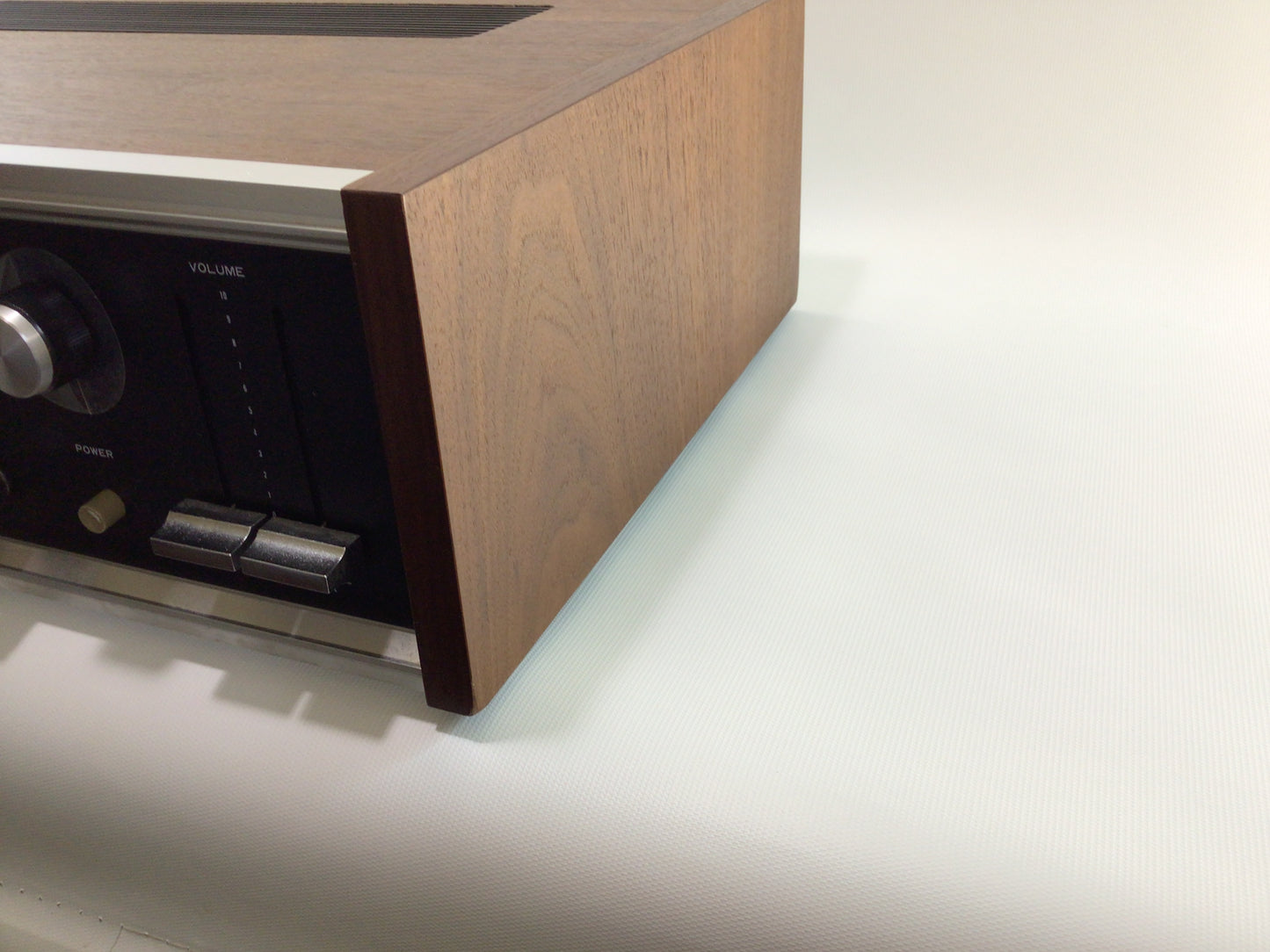 Realistic High Fidelity 82 Watt Stereo Receiver Model STA-65D Vintage 1970s Radio Shack Electronics Component