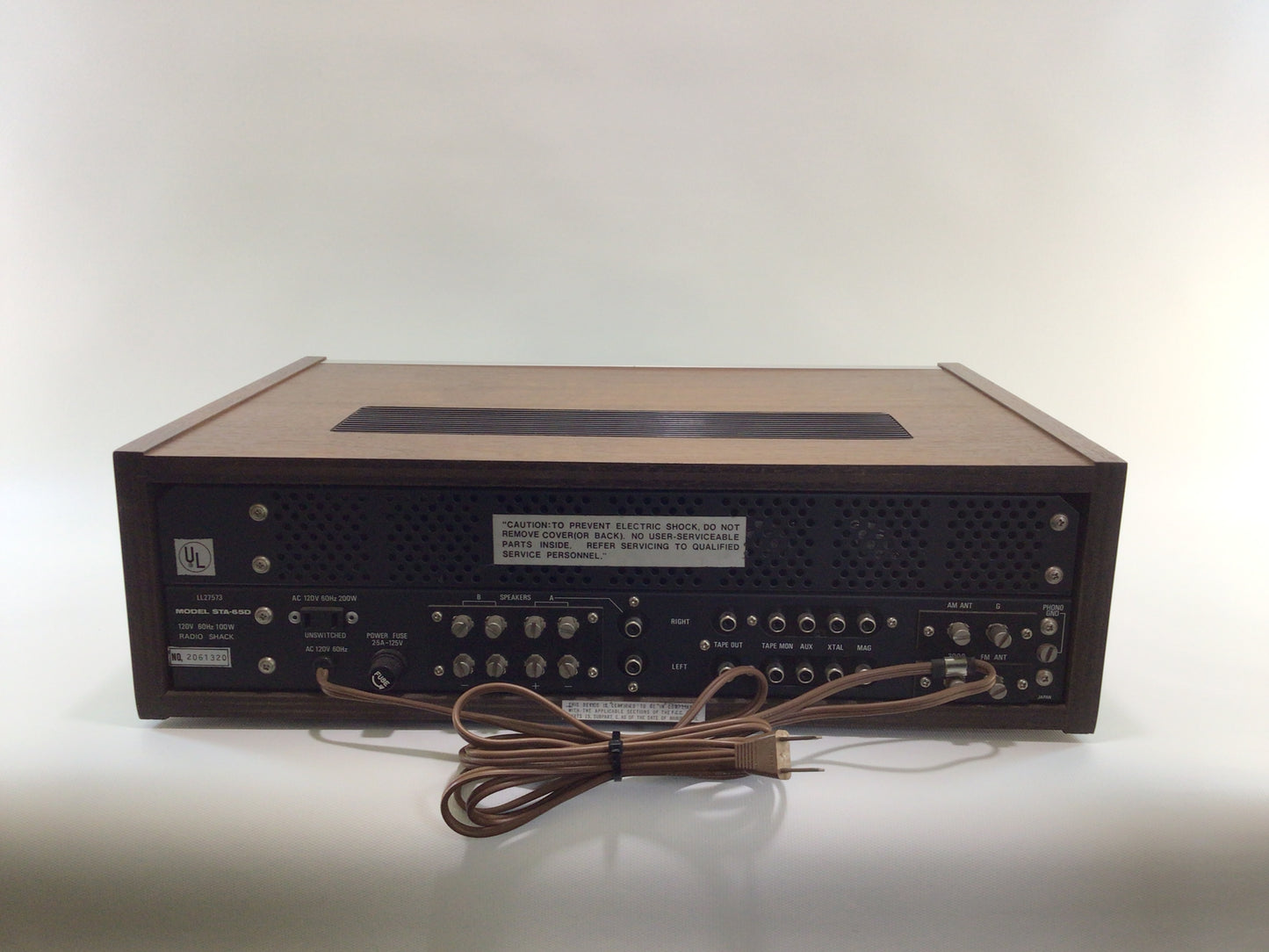 Realistic High Fidelity 82 Watt Stereo Receiver Model STA-65D Vintage 1970s Radio Shack Electronics Component