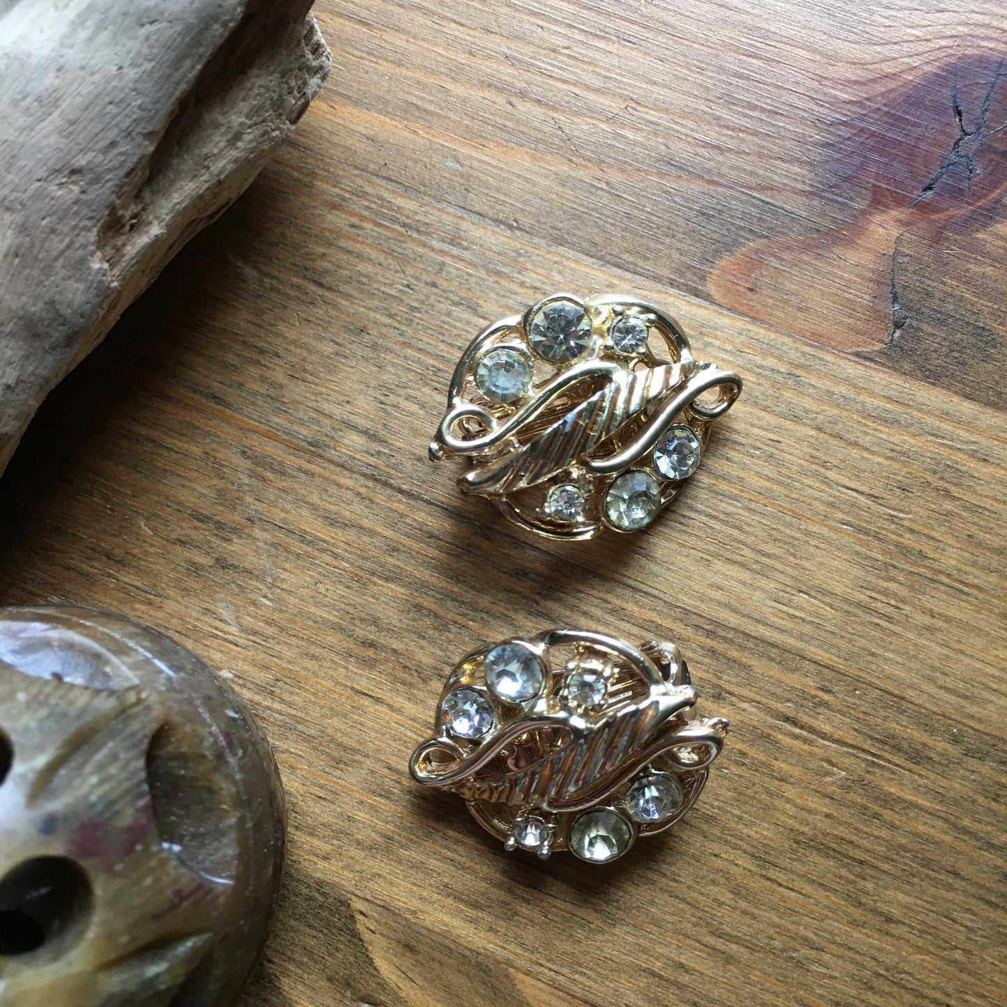 Rhinestone Earrings Gold Tone Clip On Vintage Women's Fashion Jewelry