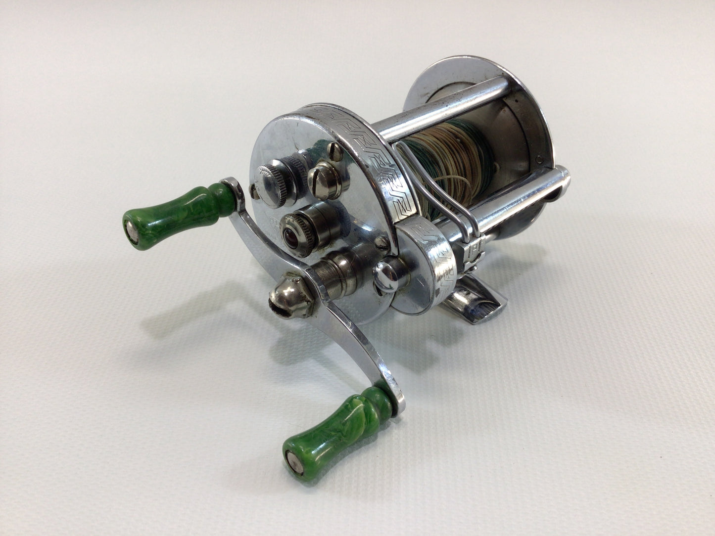 Pflueger Akron Model 1893 Baitcasting Reel Vintage Fishing Tackle Outdoor Sporting Equipment