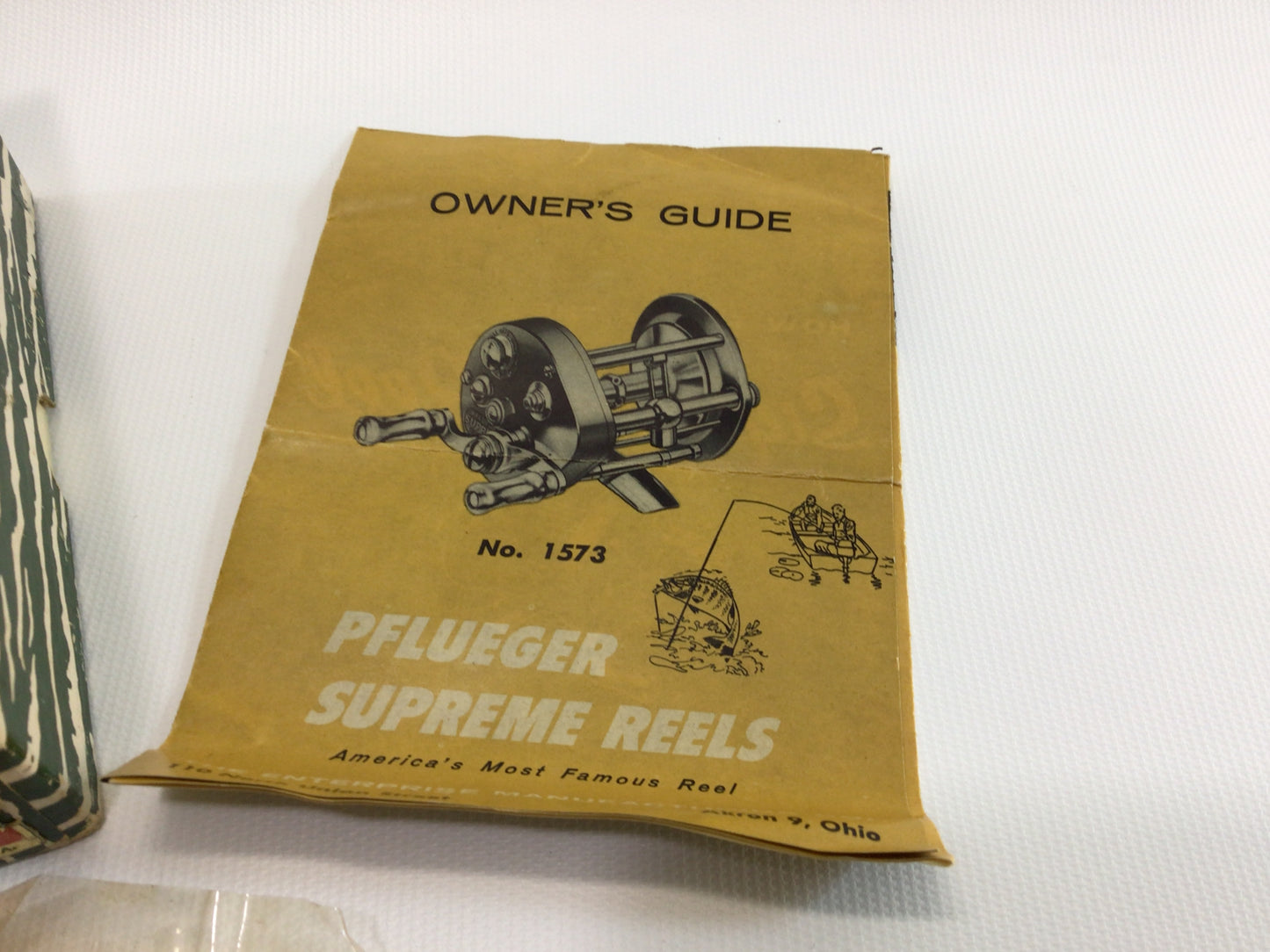 Pflueger Supreme Model 1573 Baitcasting Reel Vintage Fishing Tackle Outdoor Sporting Equipment