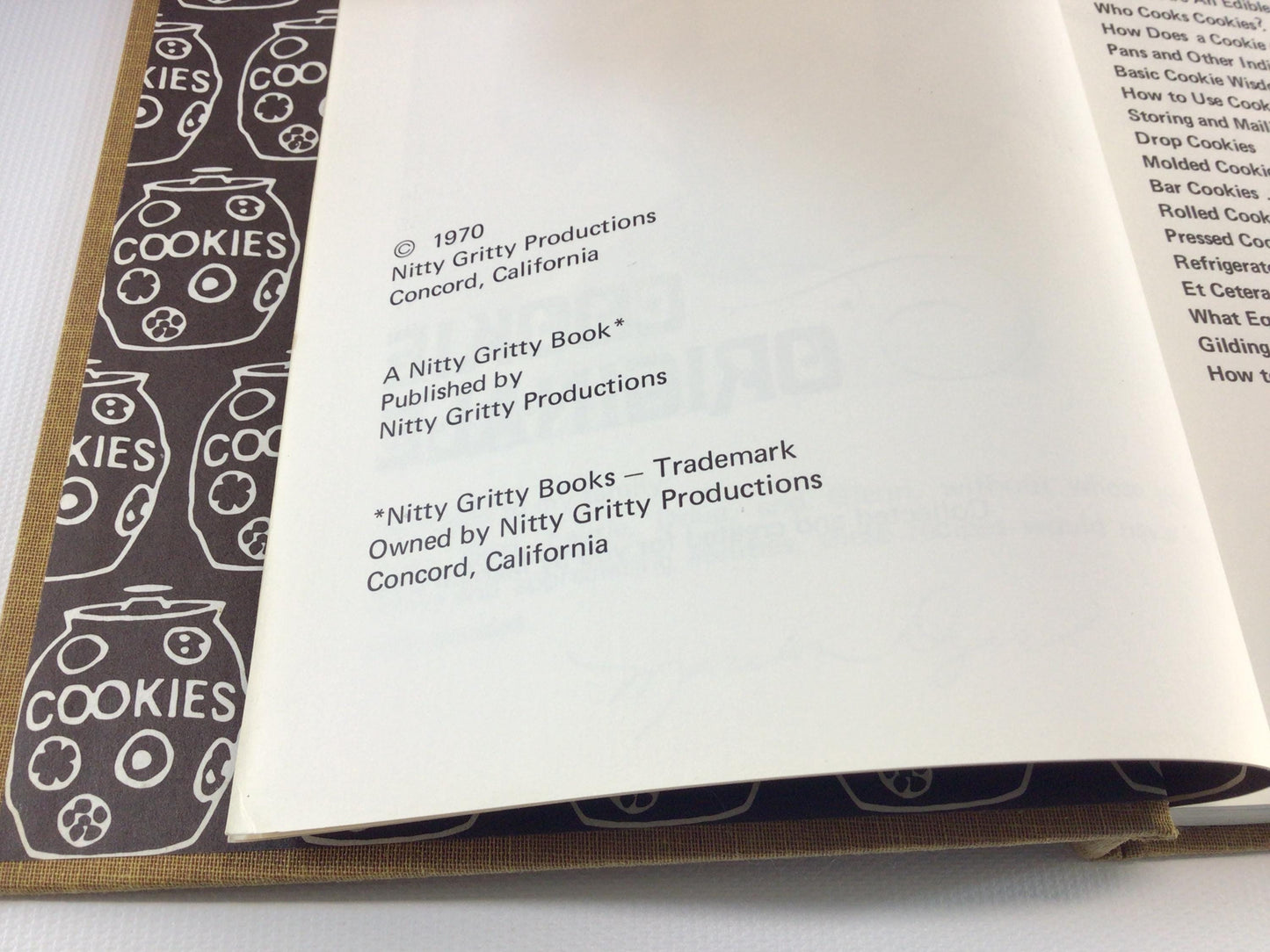 Vintage Cookie Cookbook Hardcover Recipes Cookie Originale Has Recipes and Great 1960's Photographs