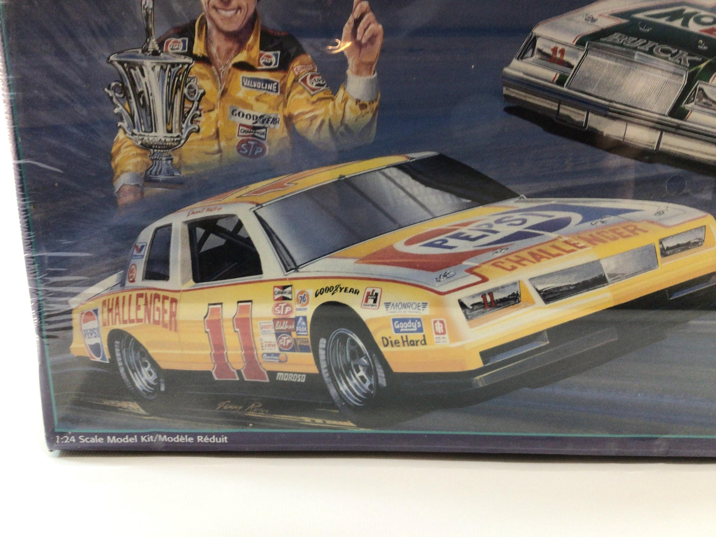 Monogram 1:24 Scale Model Kit 1994 Darrell Waltrip Combo Pepsi Cola and Mountain Dew Cars