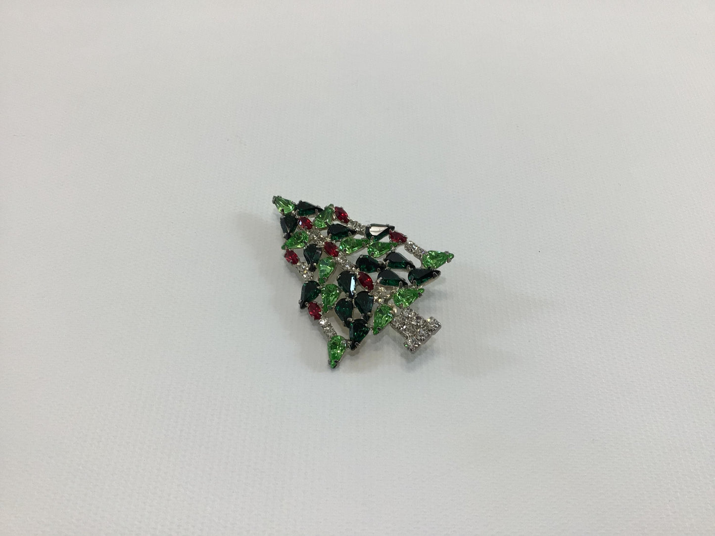 Christmas Tree Holiday Brooch Silver Tone Rhinestone Modernist Style Vintage 1960s Fashion Accessory
