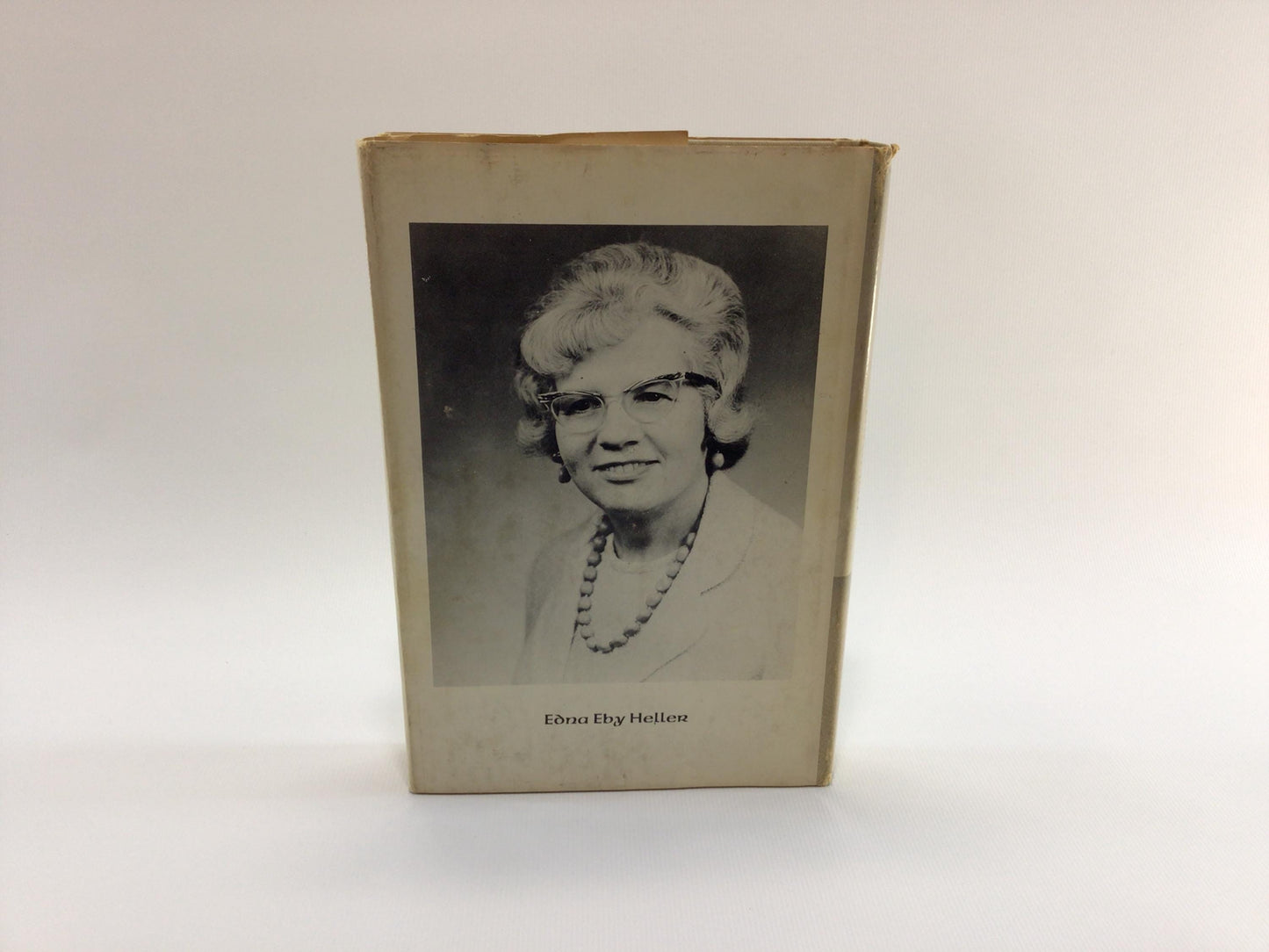 Vintage Cookbook The Art of Pennsylvania Dutch Cooking Copyright 1968 by Edna Eby Heller