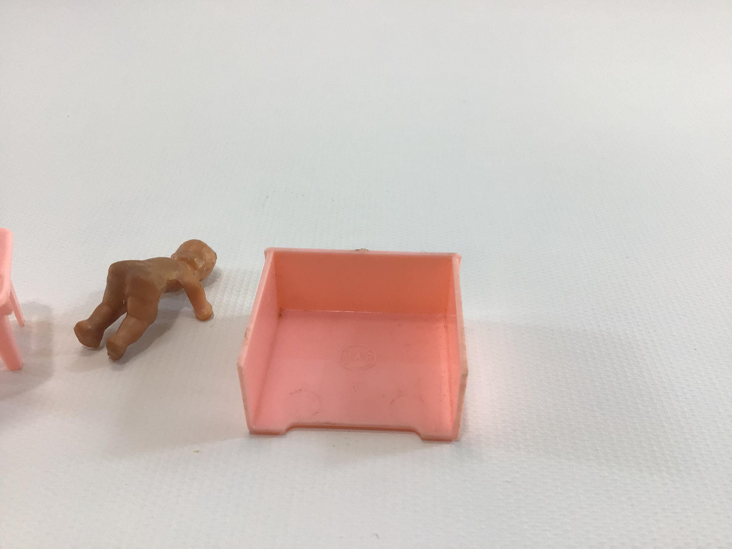 Marx Baby High Chair and Dresser 1:24 Scale Toy Playset Replacement Parts Pieces for Tin Lithograph Era Dollhouses