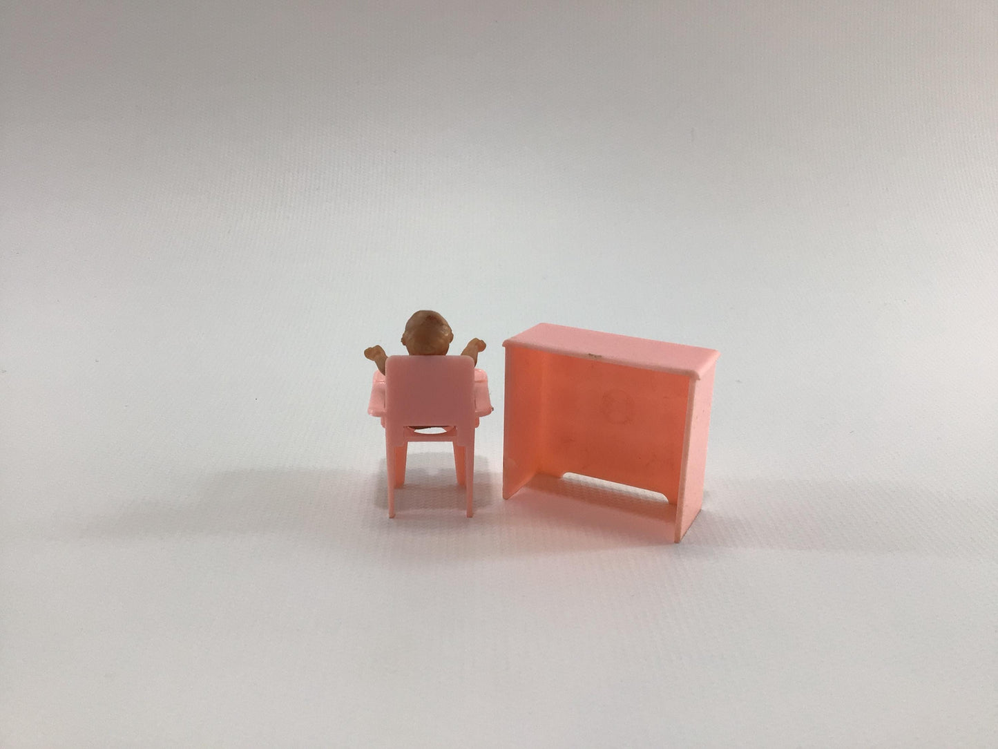Marx Baby High Chair and Dresser 1:24 Scale Toy Playset Replacement Parts Pieces for Tin Lithograph Era Dollhouses