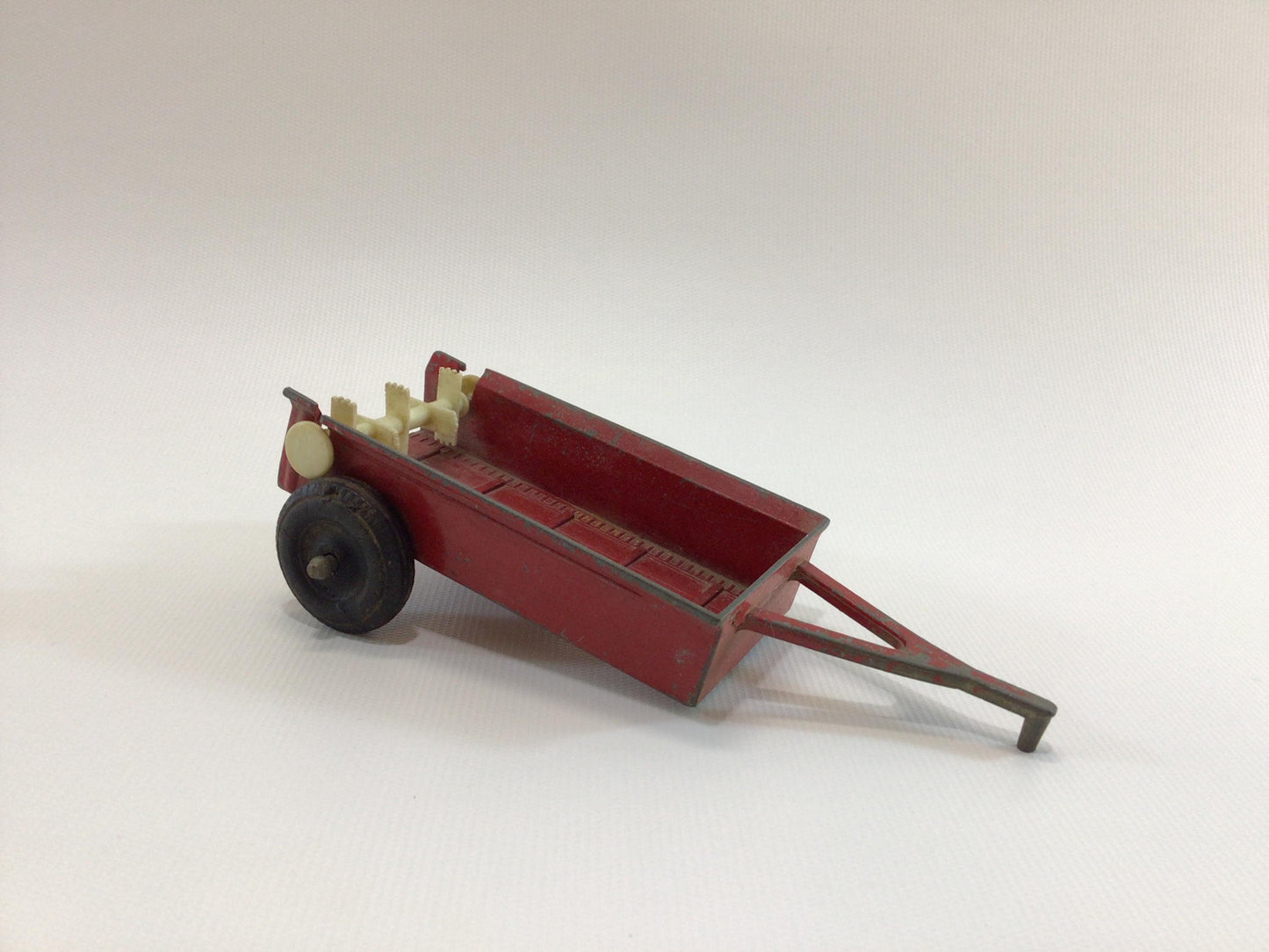 ERTL International Manure Spreader Vintage Diecast Farm Toy
