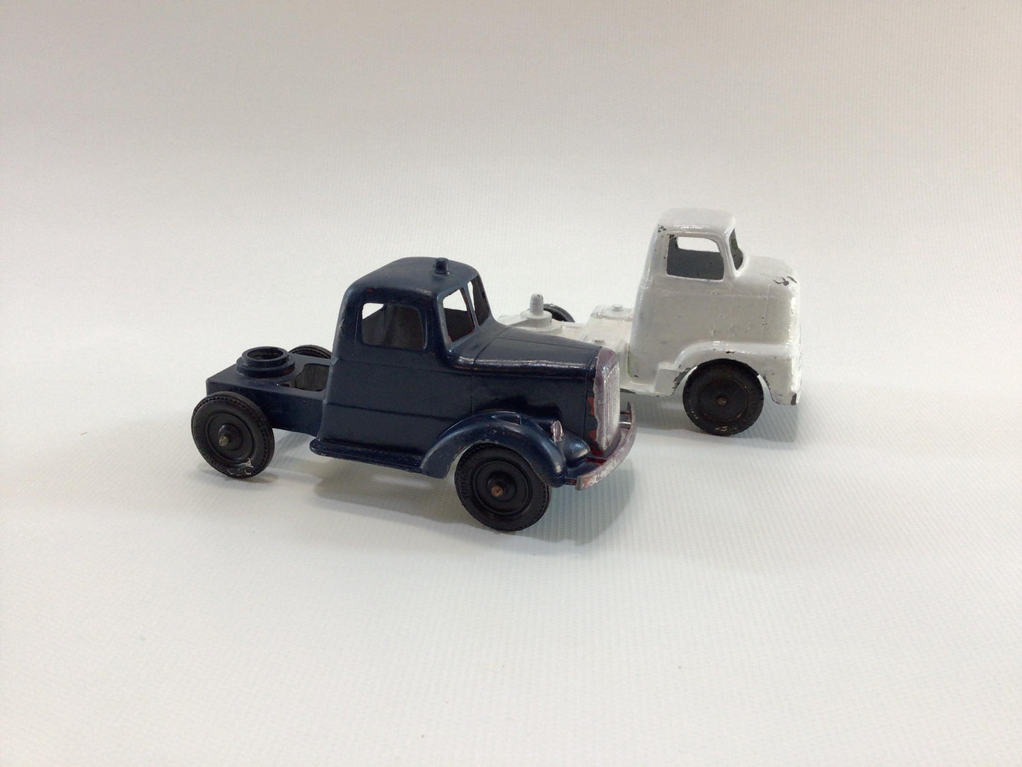 Tootsietoy Semi Tractors 2 Vintage Diecast Heavy Duty Toy Trucks