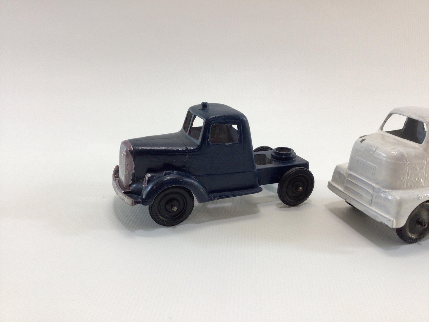 Tootsietoy Semi Tractors 2 Vintage Diecast Heavy Duty Toy Trucks