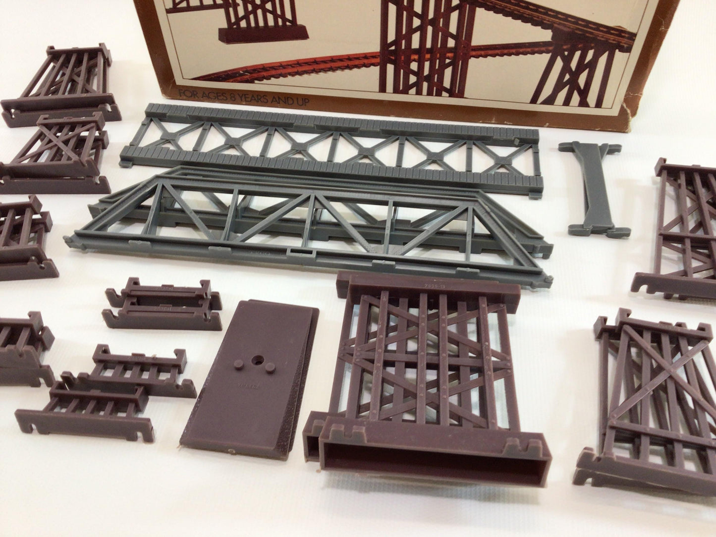 Tyco HO Scale Model Railroad Bridge and Trestle Set No 909 Vintage Miniature Modeling Kit