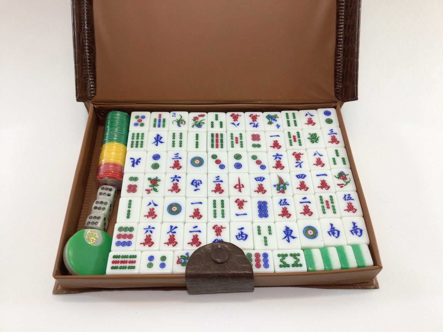 Vintage Wanchung Mahjong 144 Piece Tile Game Set Travel Case