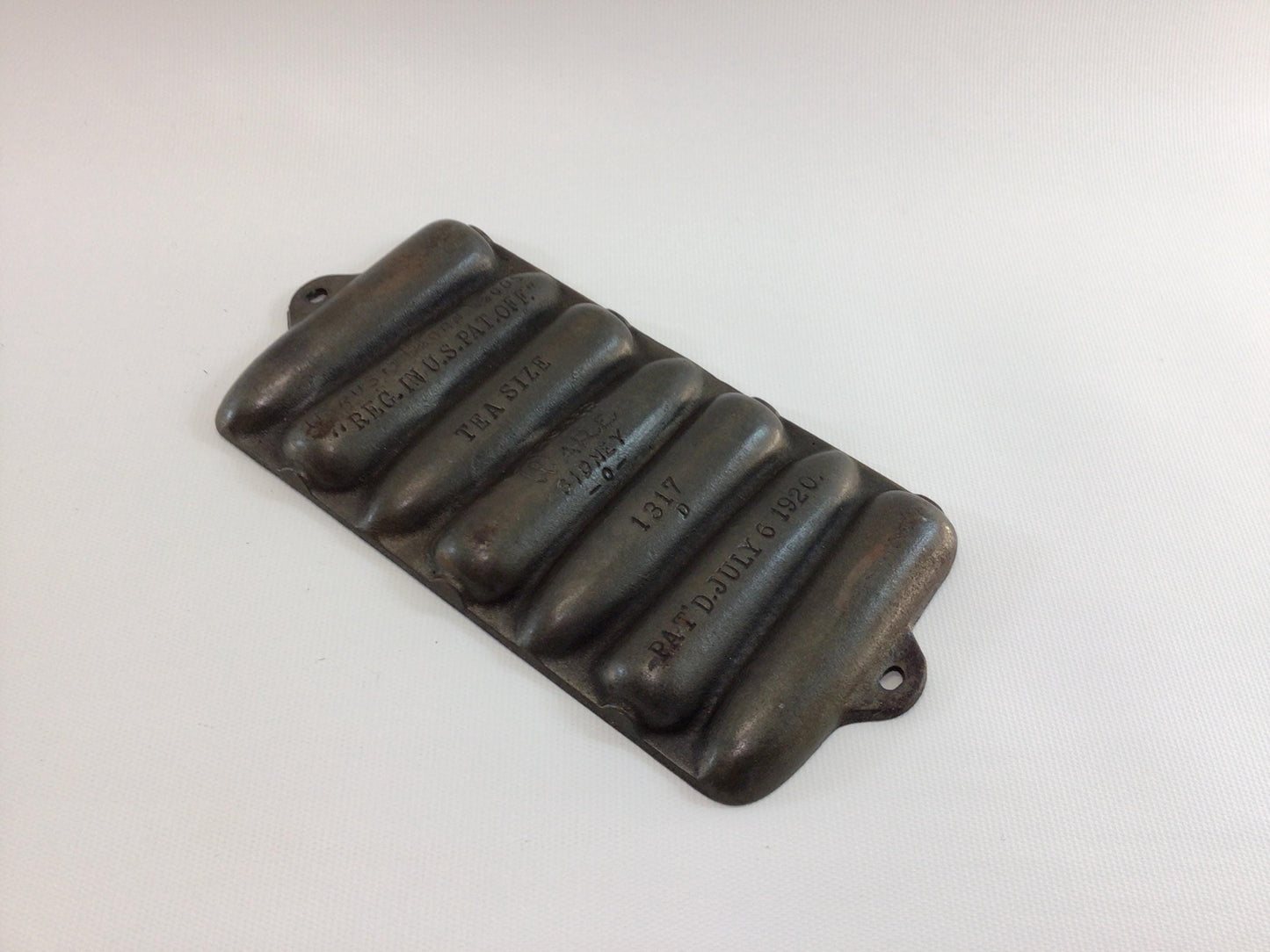 Cast Iron Cornbread Pan Wagner Ware No 1317 Tea Size Krusty Korn Kobs Antique Country Kitchen Homestead Cookware