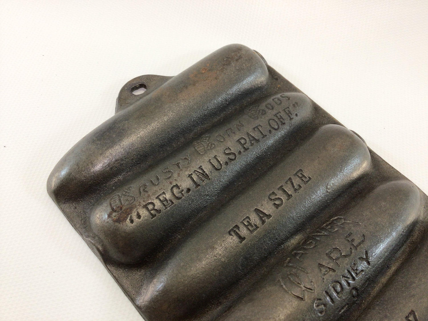Cast Iron Cornbread Pan Wagner Ware No 1317 Tea Size Krusty Korn Kobs Antique Country Kitchen Homestead Cookware