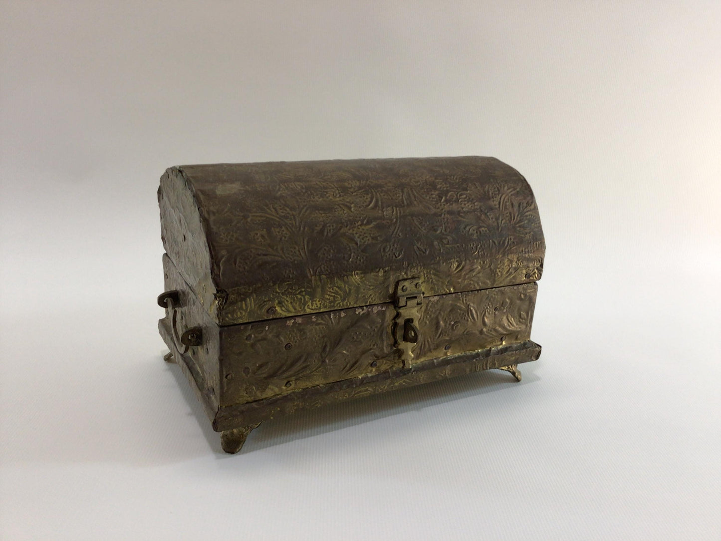 Brass Humpback Treasure Chest Jewelry Trinket Vintage Storage Container Black Felt Lined Interior Hammered Brass Foil Applied Wooden Box