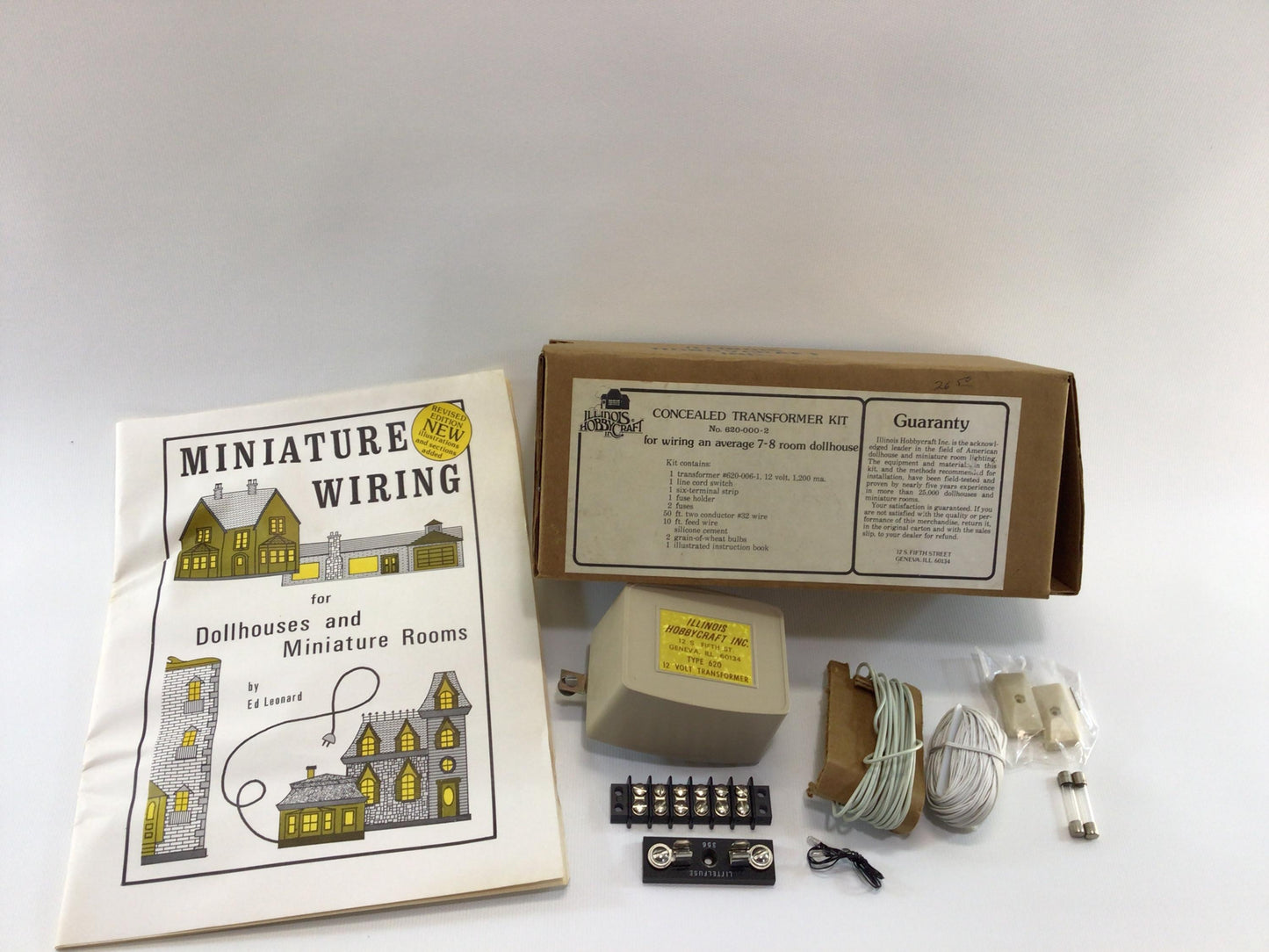 Dollhouse / Diorama Lighting Kit 2 Light Bulb Vintage Incandescent Tech by Illinois Hobbycraft