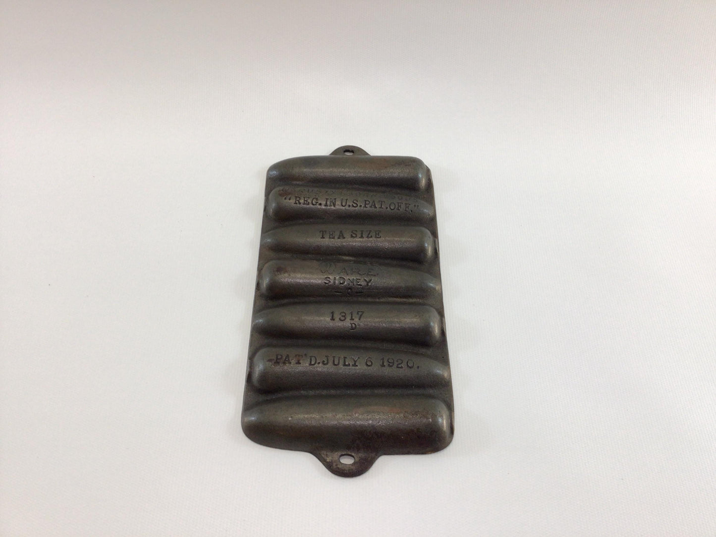 Cast Iron Cornbread Pan Wagner Ware No 1317 Tea Size Krusty Korn Kobs Antique Country Kitchen Homestead Cookware