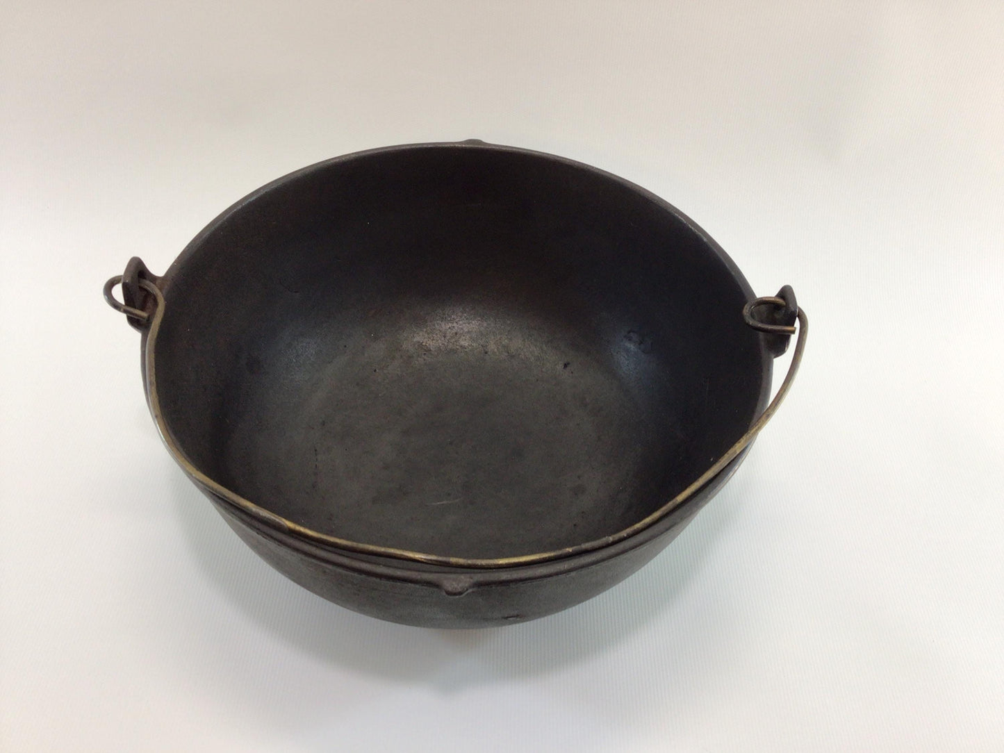 Cast Iron No 3 Scotch Bowl with Gate Mark and Heat Ring Antique Country Kitchen Farmhouse Decor