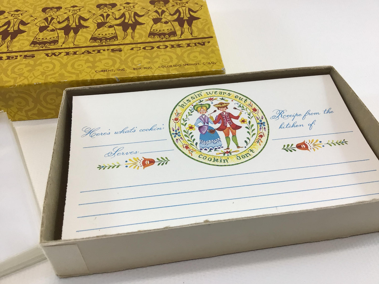 Vintage Recipe Cards Current Here's What's Cookin' Box 2020 with Plastic Sleeves
