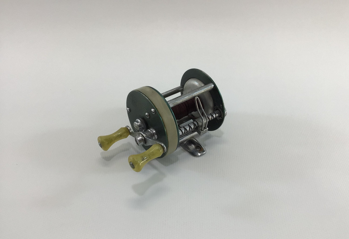 Shakespeare Wondereel Light 1921 Baitcasting Reel Fishing Tackle Vintage Outdoor Sporting Equipment