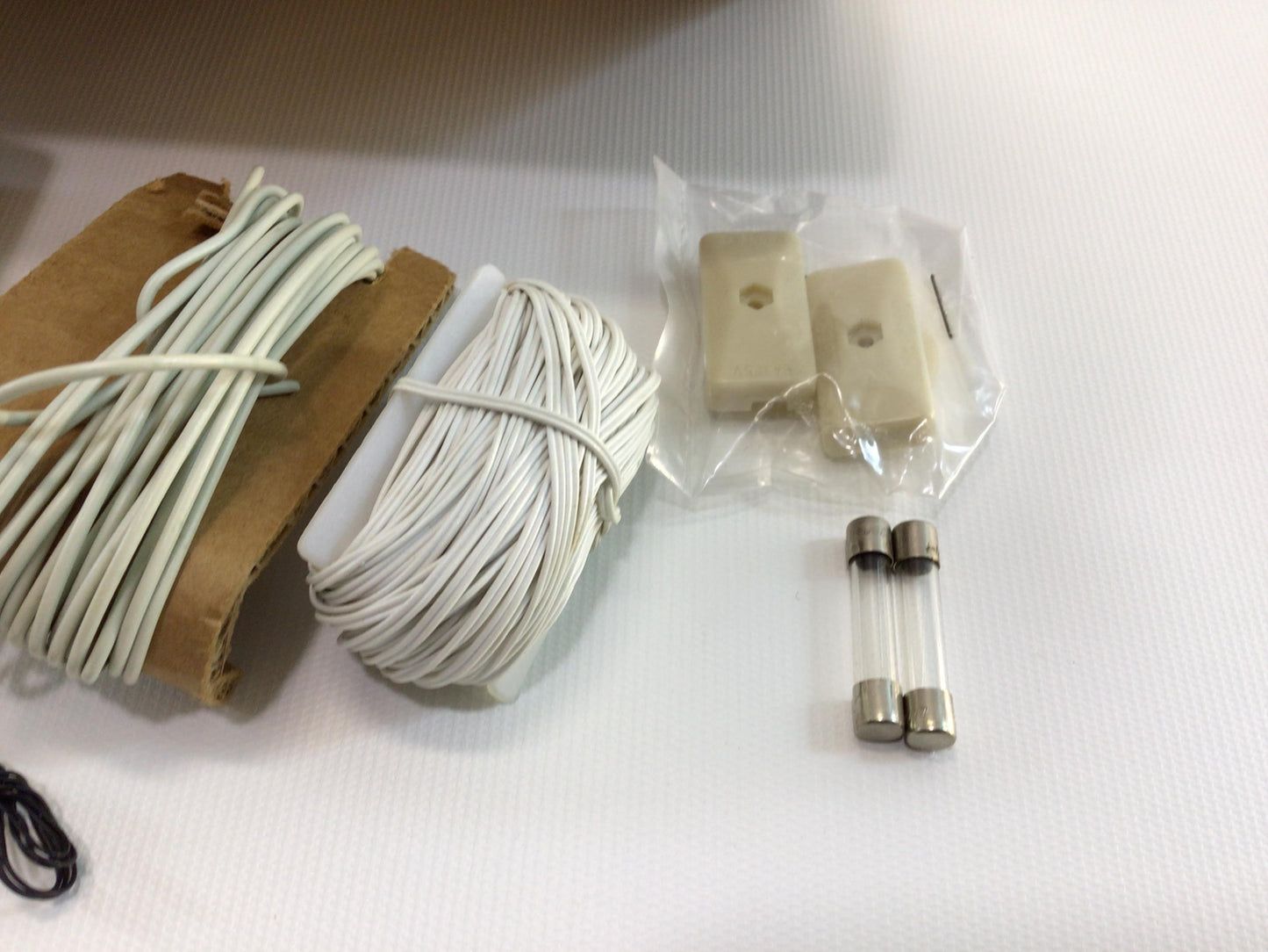 Dollhouse / Diorama Lighting Kit 2 Light Bulb Vintage Incandescent Tech by Illinois Hobbycraft