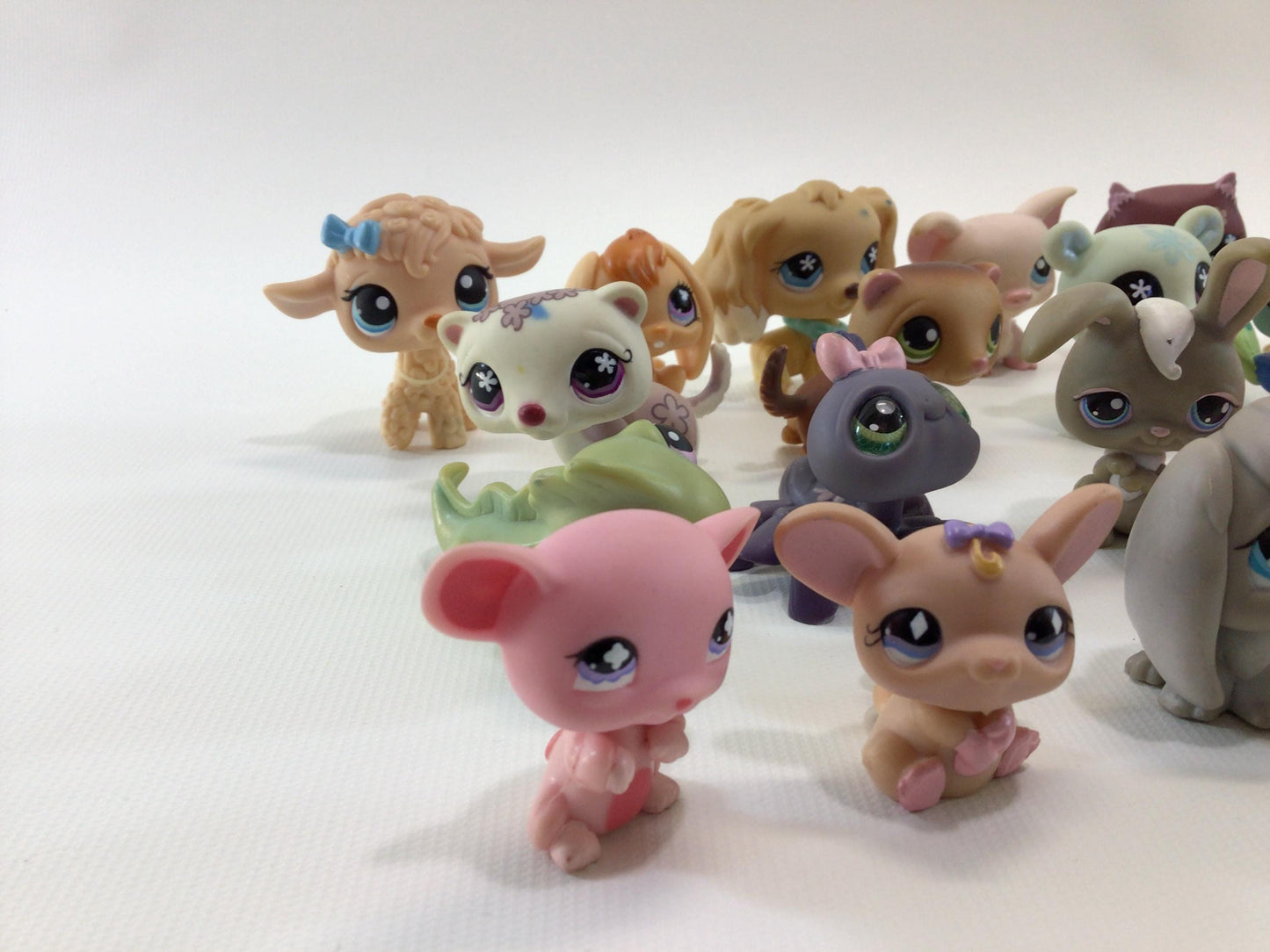 Littlest Pet Shop LPS Lot of 40 Assorted Toy Figures