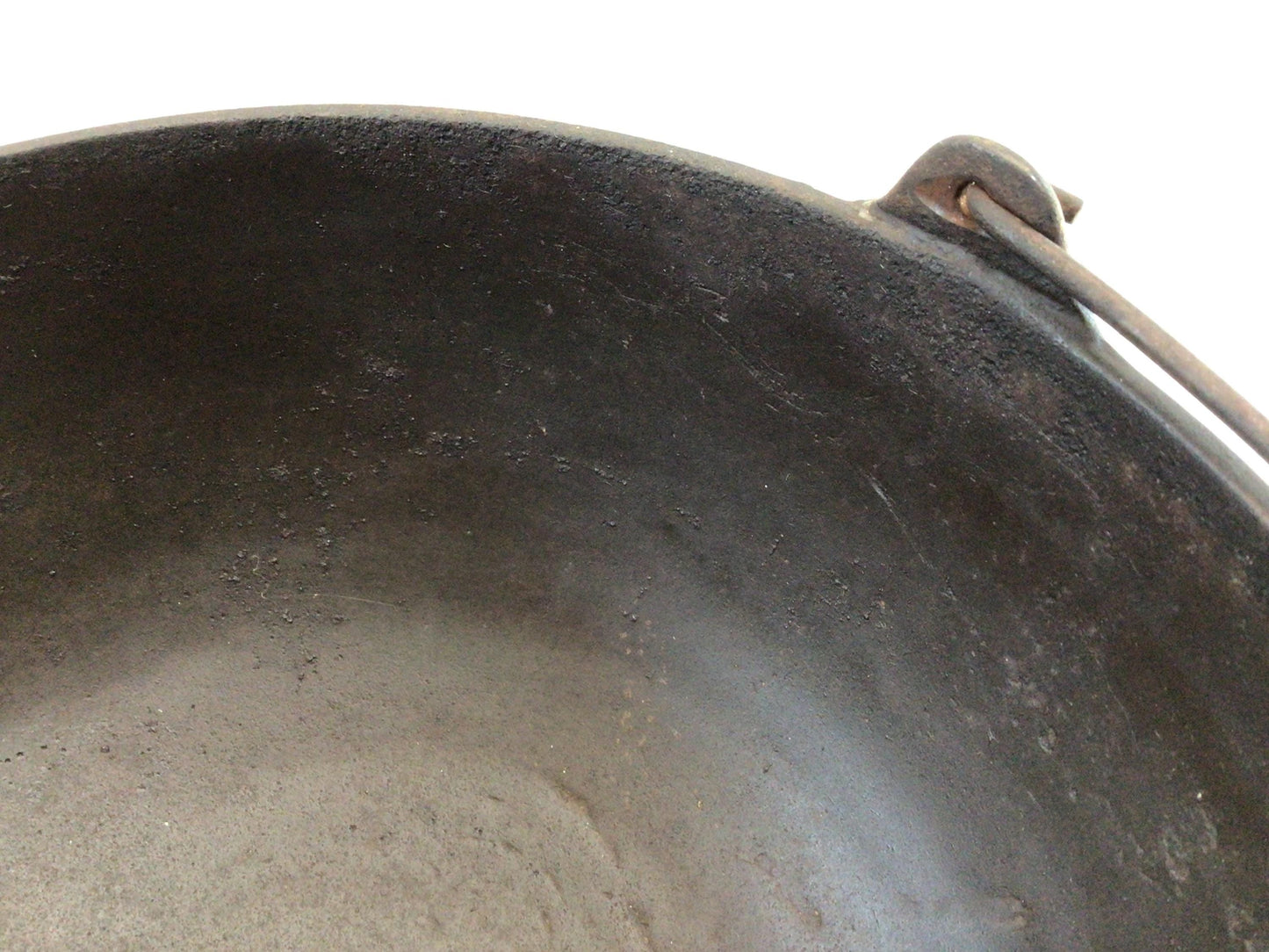Cast Iron No 5 Scotch Bowl with Gate Mark and Heat Ring Antique Country Kitchen Farmhouse Decor