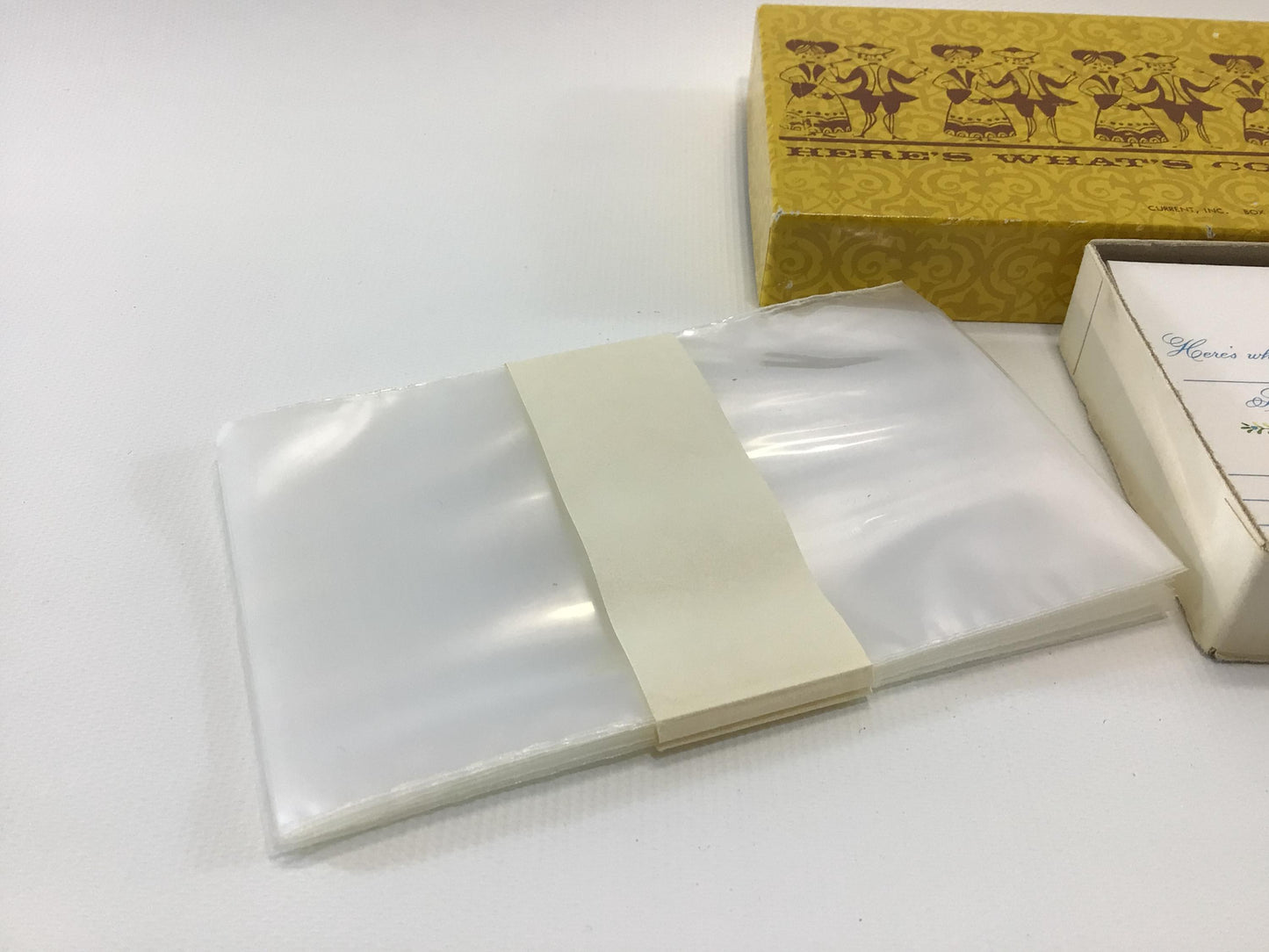 Vintage Recipe Cards Current Here's What's Cookin' Box 2020 with Plastic Sleeves