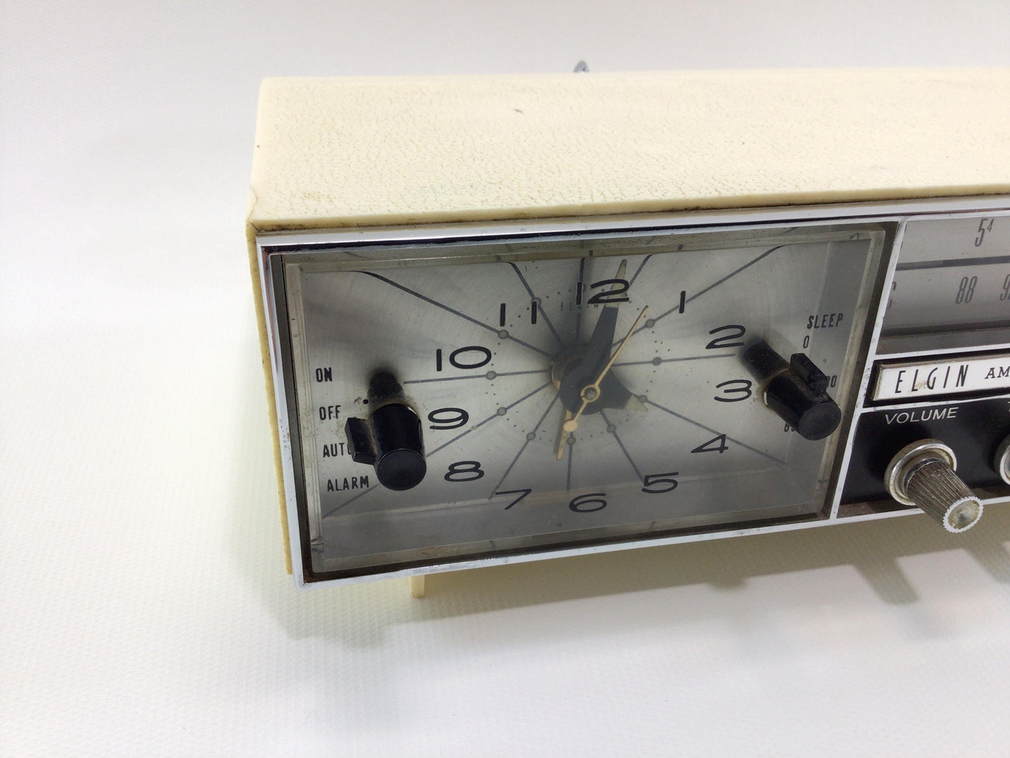 Elgin AM FM 12 Transistor Alarm Clock Radio Model R-1900 Mid Century Analog Electronics Gadget