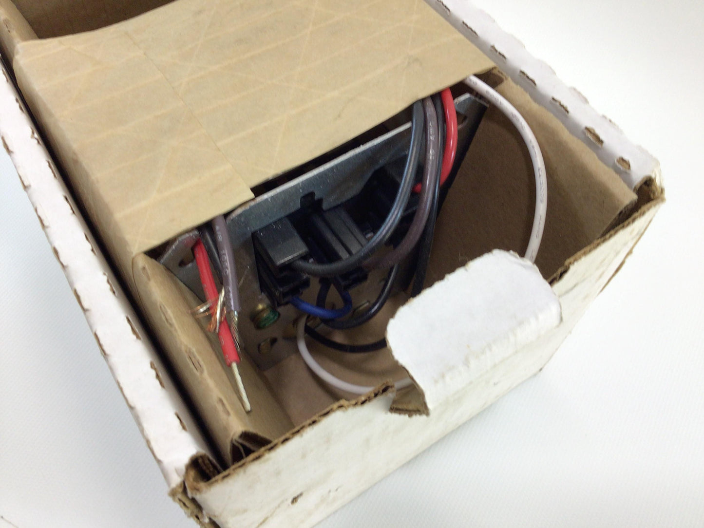 Transformer Terminal Control Center Honeywell Tradeline R8285A 1048 Vintage NOS Electronics Replacement Part
