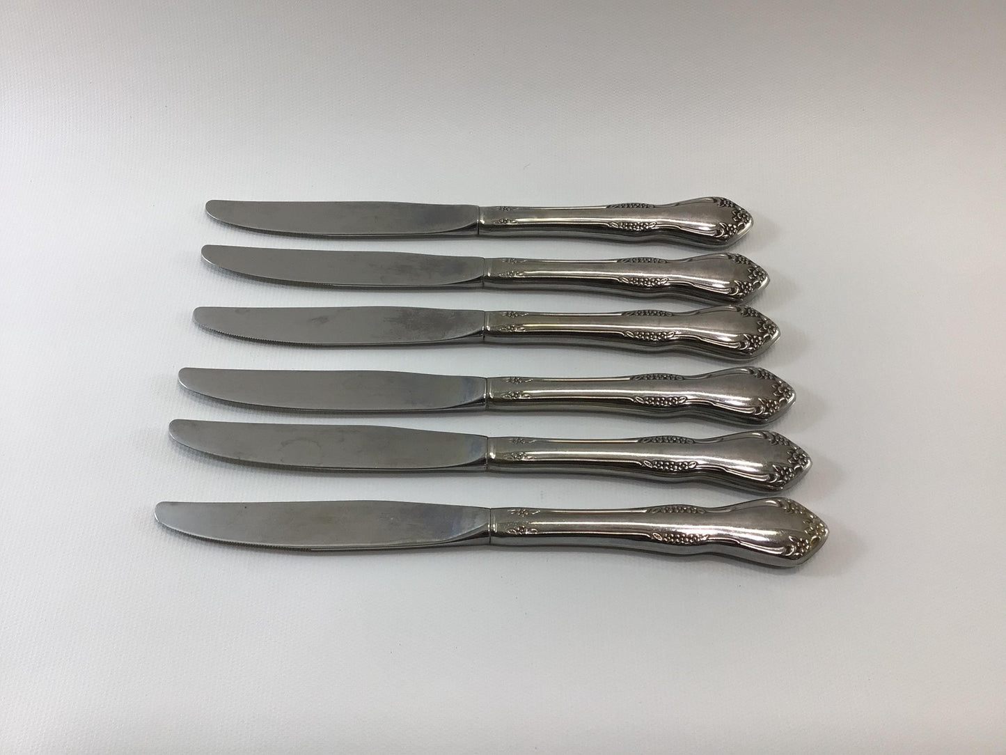 Dinner Knife 6 Piece Set Vintage Quality Made Oneida Ltd Rogers Deluxe Stainless Flatware