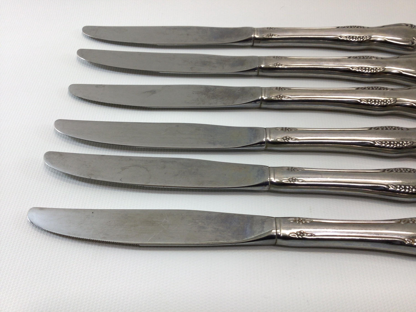 Dinner Knife 6 Piece Set Vintage Quality Made Oneida Ltd Rogers Deluxe Stainless Flatware