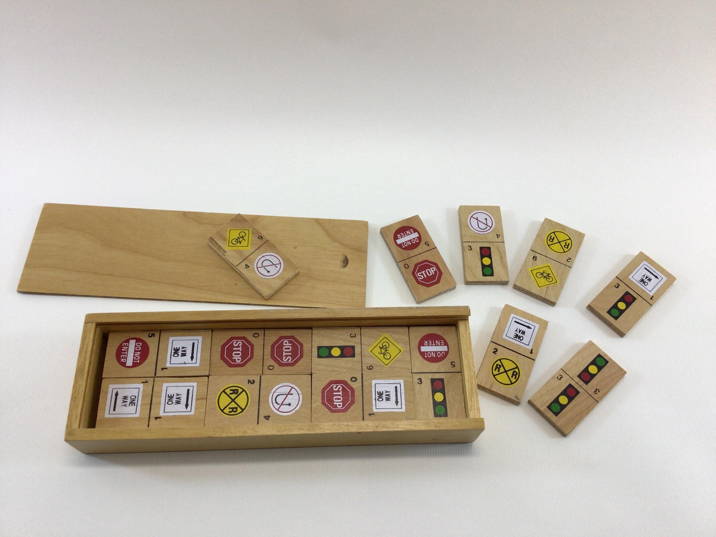 Wooden Traffic Sign 28 Piece Dominoes Set Vintage Educational Family Fun Strategy Game