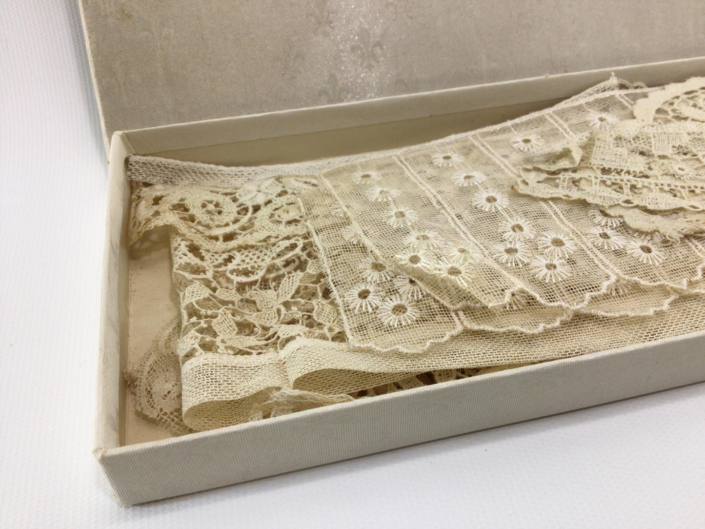 Antique Lace and Bow Machine Made Ecru Cream Collar Dress Remnants Scraps
