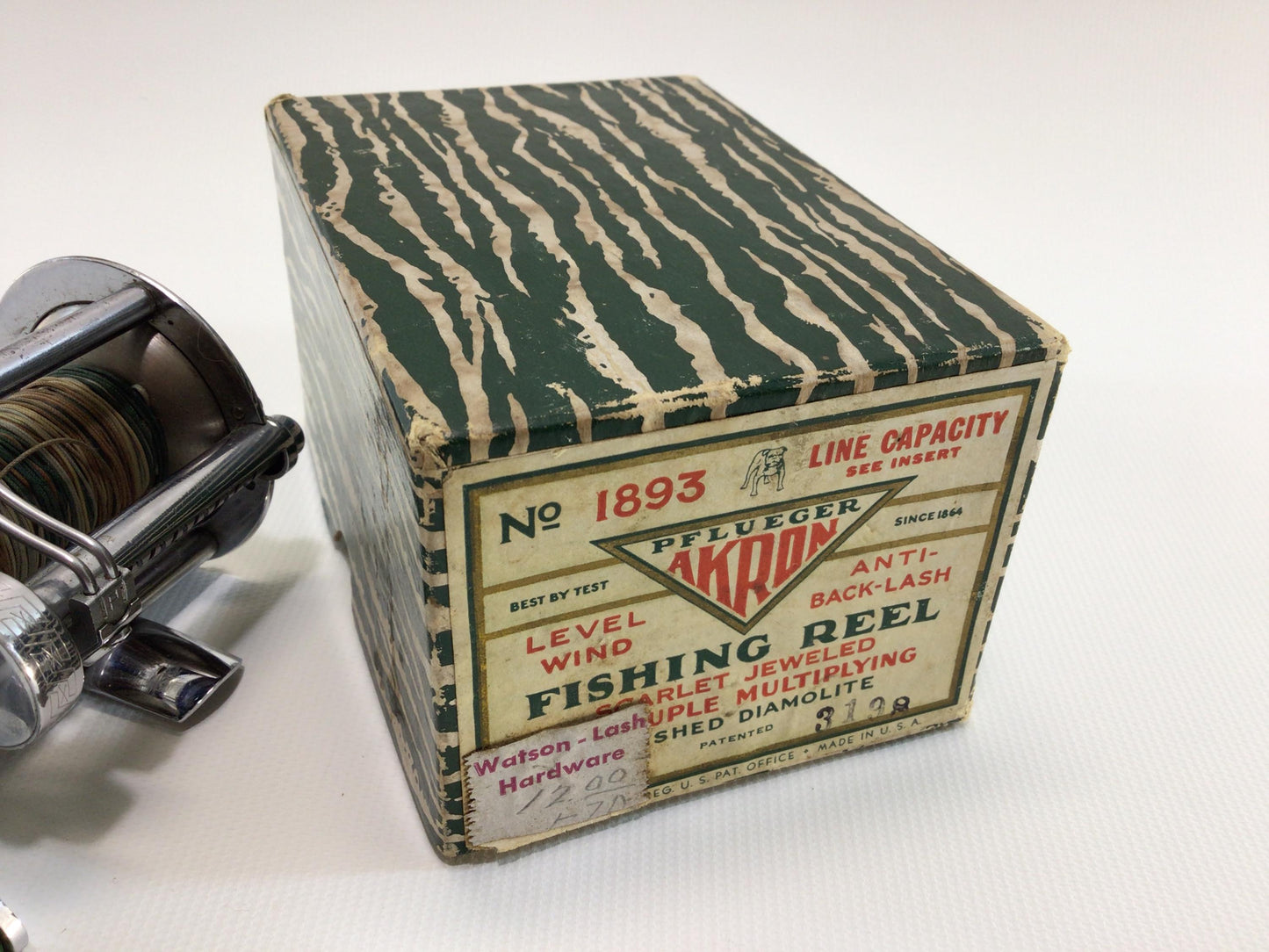 Pflueger Akron Model 1893 Baitcasting Reel Vintage Fishing Tackle Outdoor Sporting Equipment