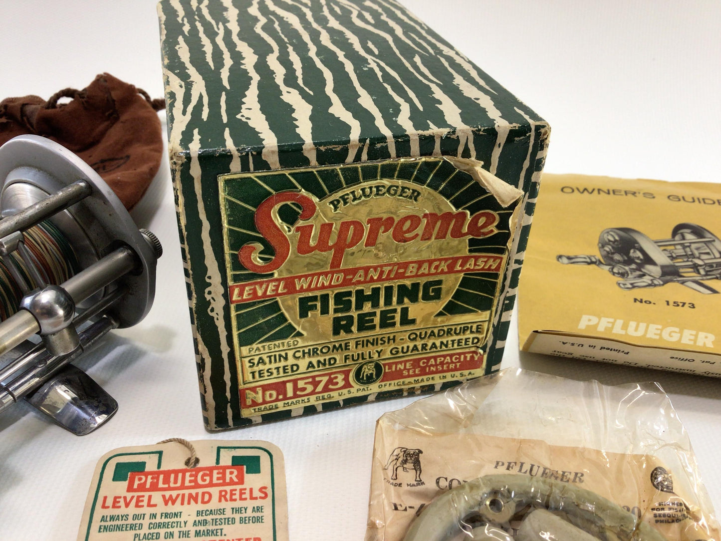 Pflueger Supreme Model 1573 Baitcasting Reel Vintage Fishing Tackle Outdoor Sporting Equipment