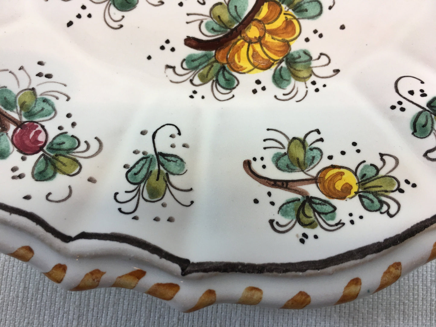 Majolica Plate Vintage Decorative Art Pottery Mari EC. Deruta Made in Italy