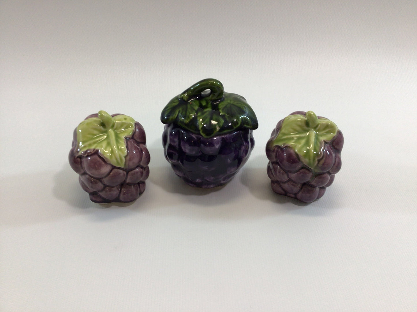 Grapes Jam Jar Salt & Pepper Shaker Set Vintage Mid Century Purple and Green Made in Japan
