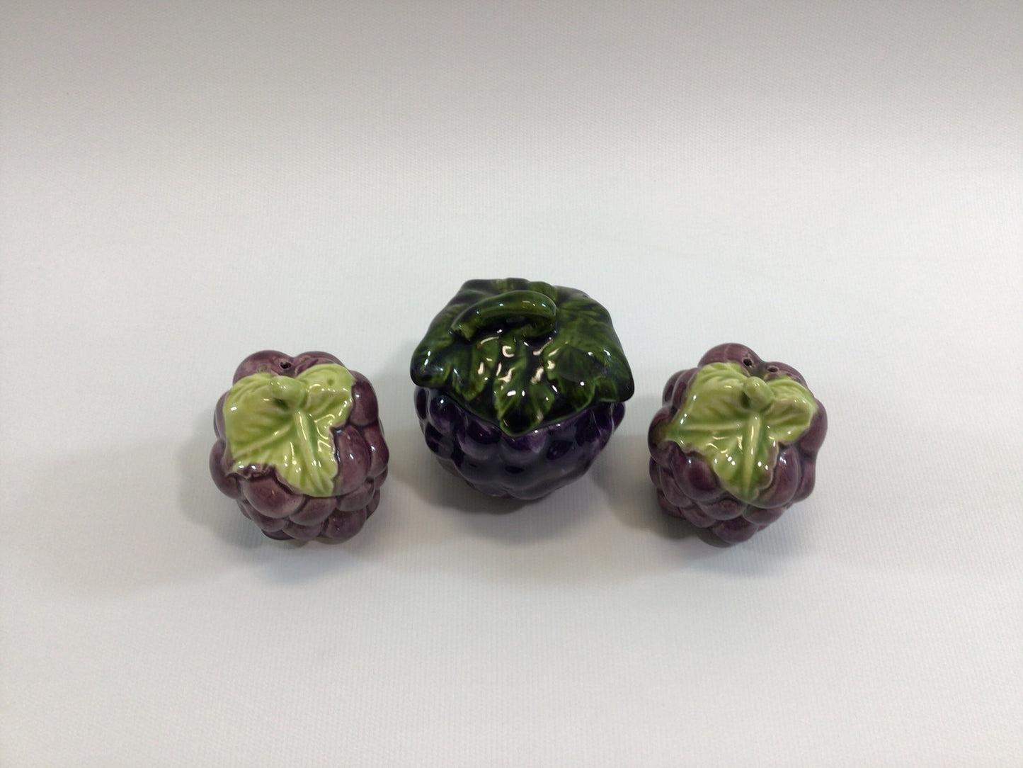 Grapes Jam Jar Salt & Pepper Shaker Set Vintage Mid Century Purple and Green Made in Japan