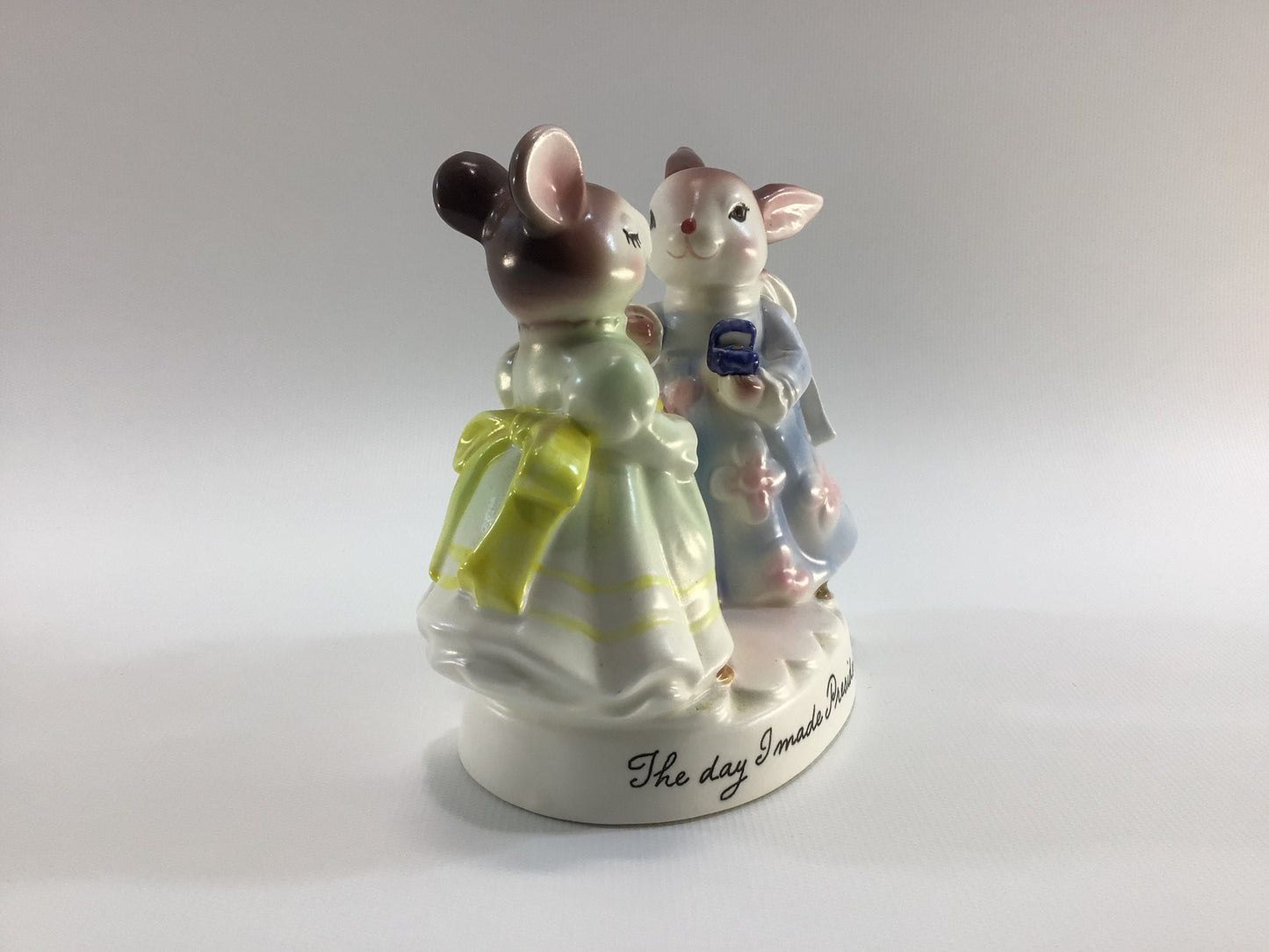 Bunny Rabbit Figurine Ceramic 1980 Avon Precious Moments Representative Award Presidents Club H