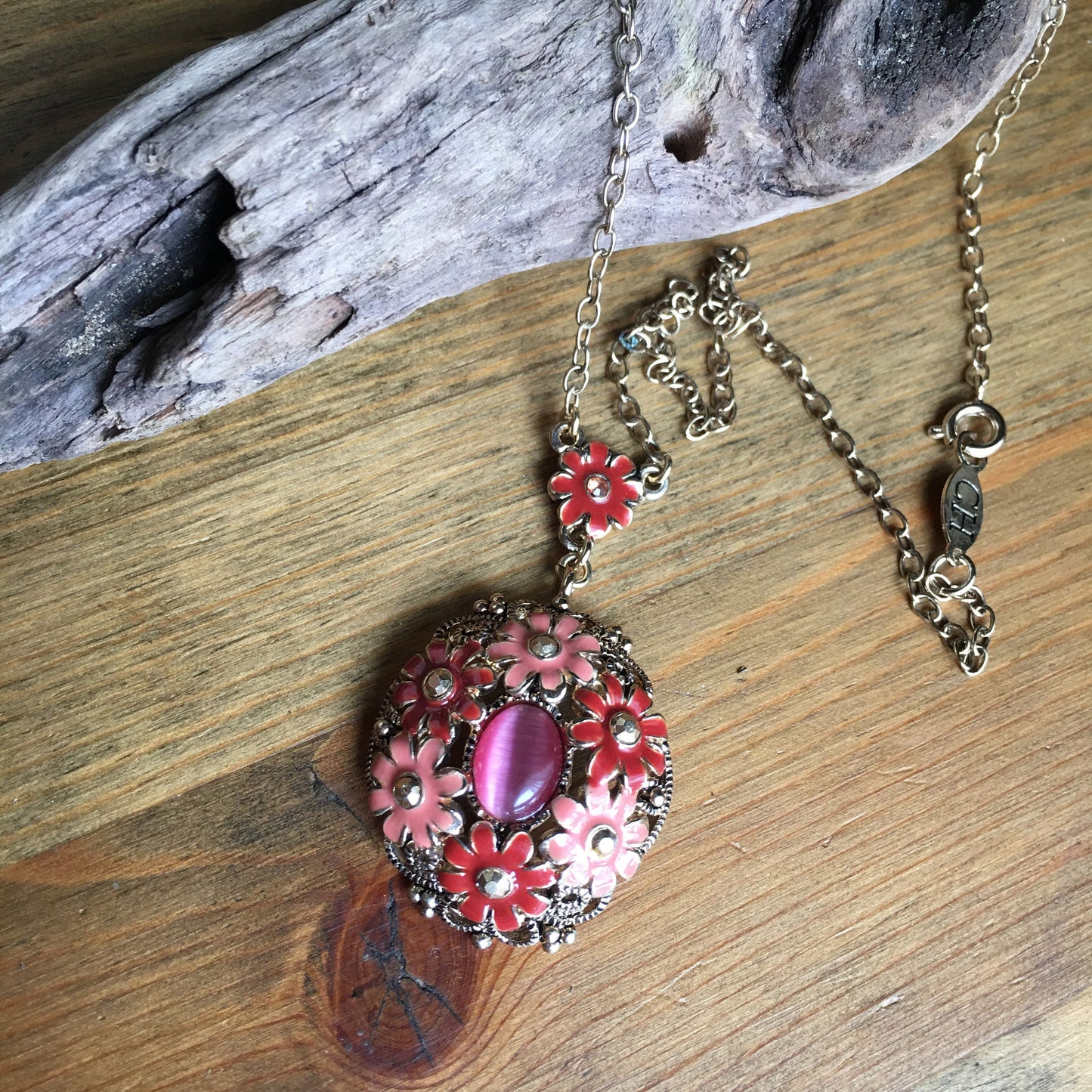Carolina Herrera Gold Tone Pink Cat's Eye Enamel Flowers Necklace (BD103)