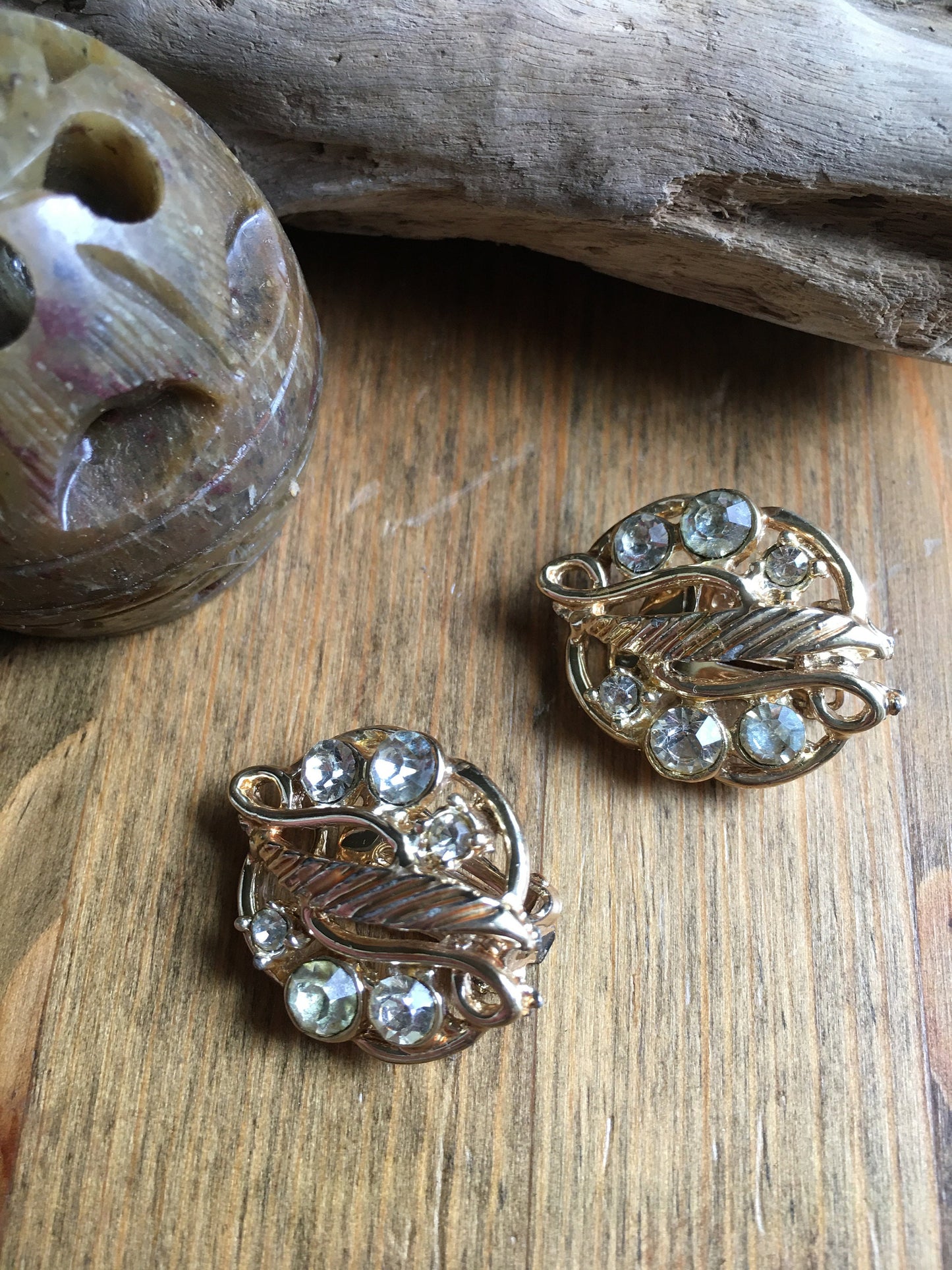 Rhinestone Earrings Gold Tone Clip On Vintage Women's Fashion Jewelry